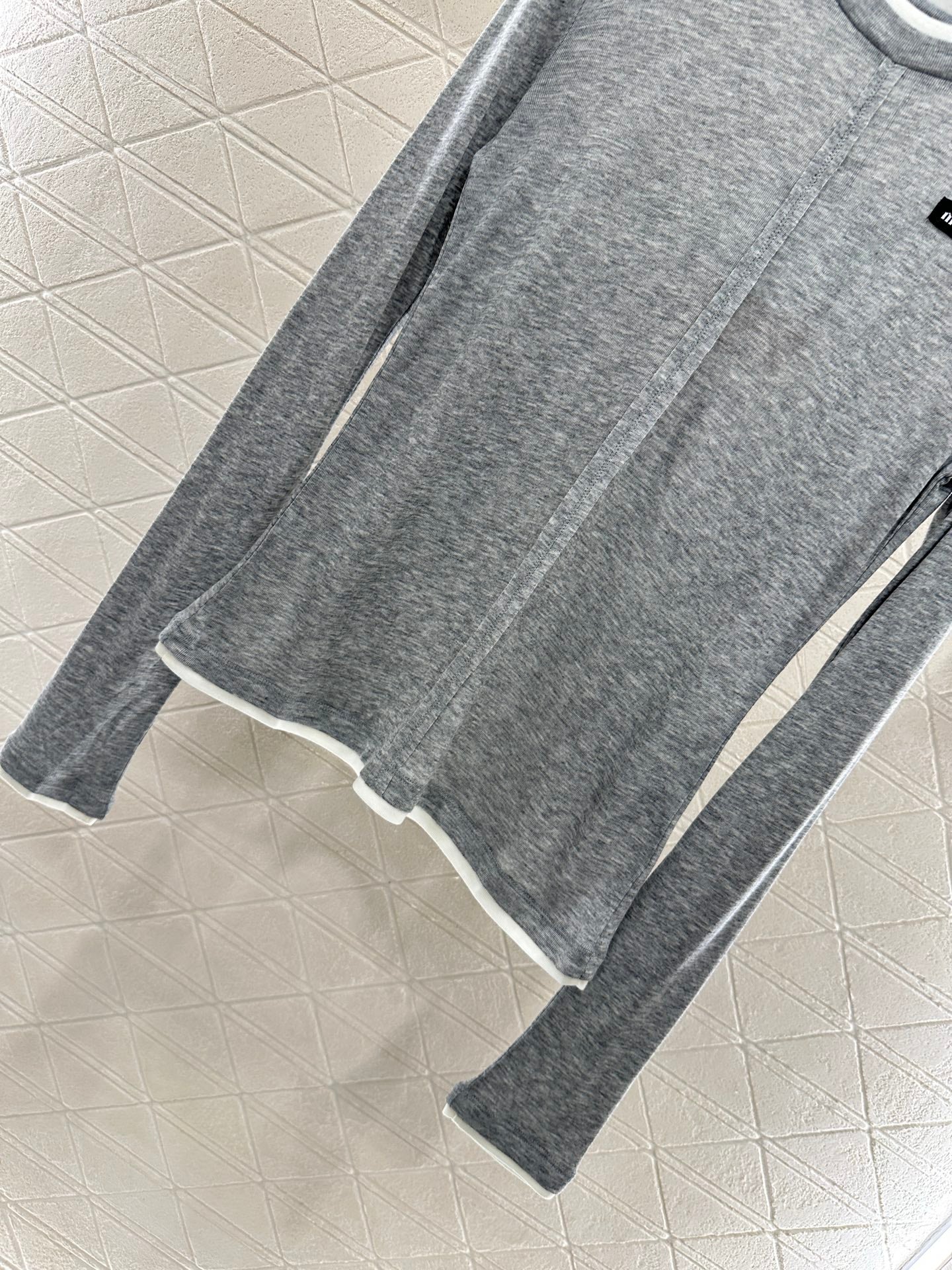 Mi 25 Fake two-piece round neck long sleeves