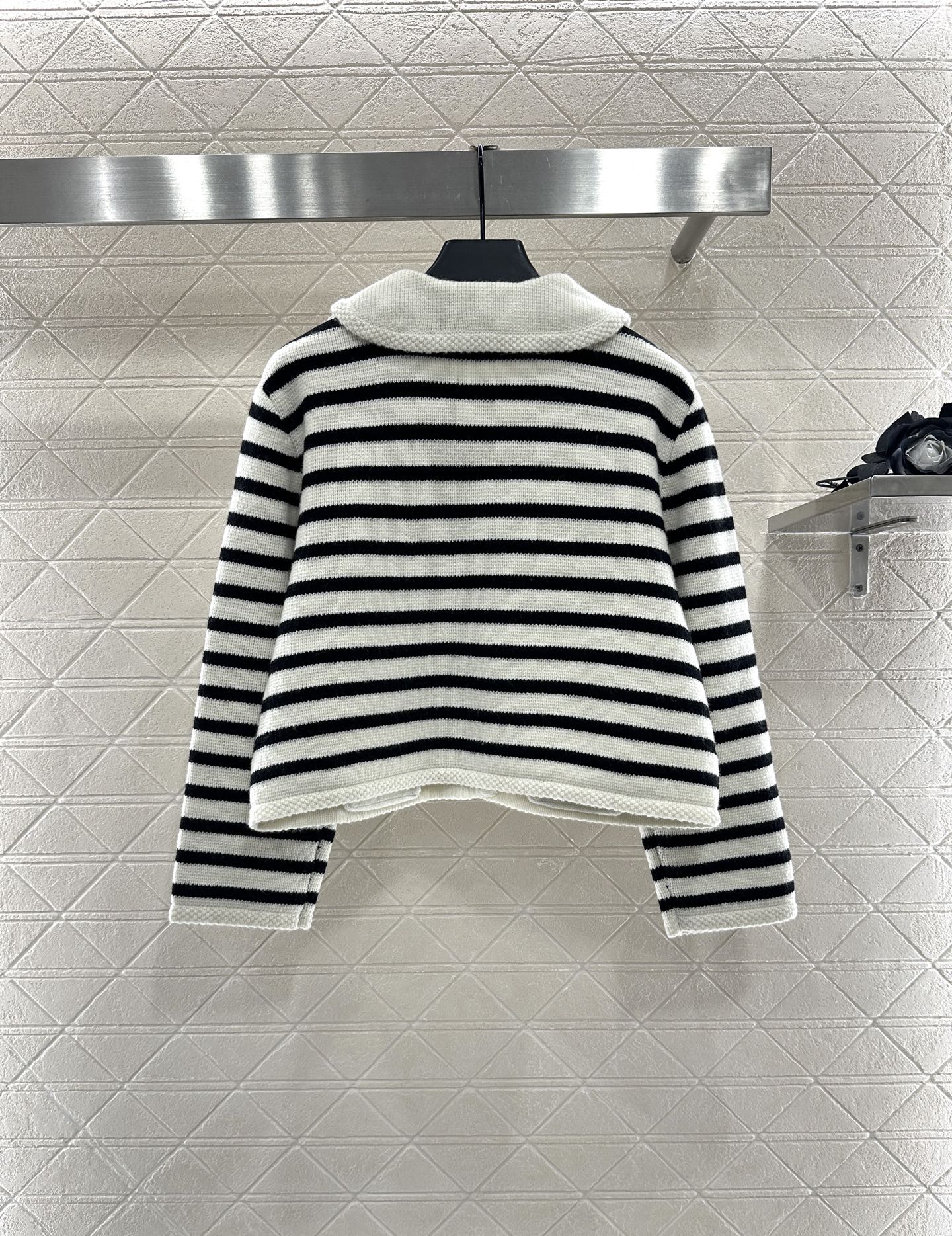 Ce 25 Collar Knitted Wool Blended Striped Cardigan