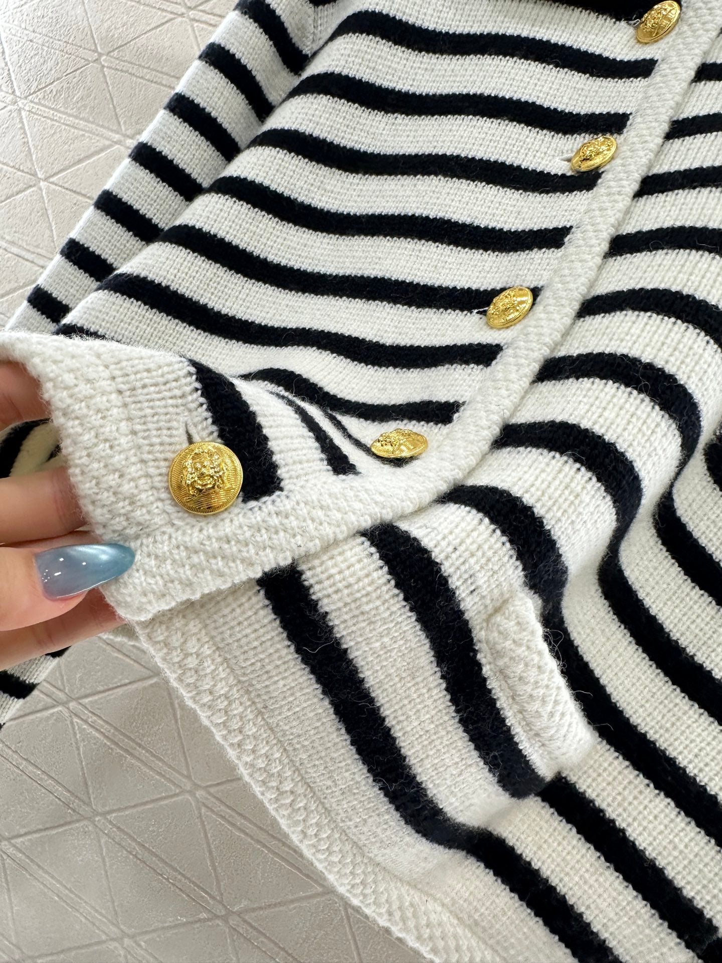 Ce 25 Collar Knitted Wool Blended Striped Cardigan