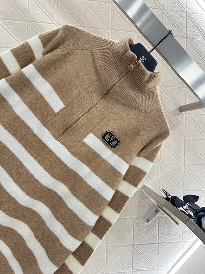 Val 25 Half open knit sweater with collar stripes