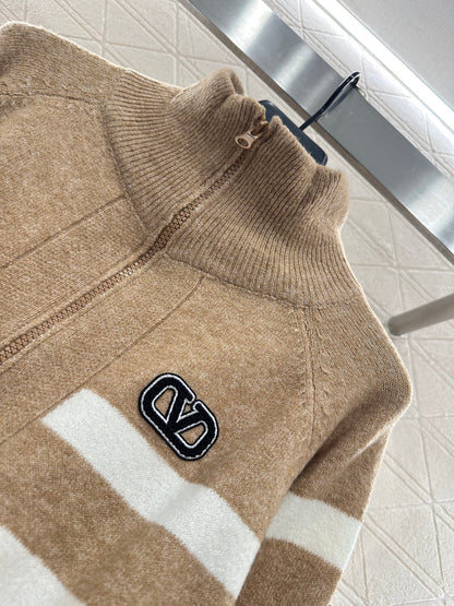 Val 25 Half open knit sweater with collar stripes