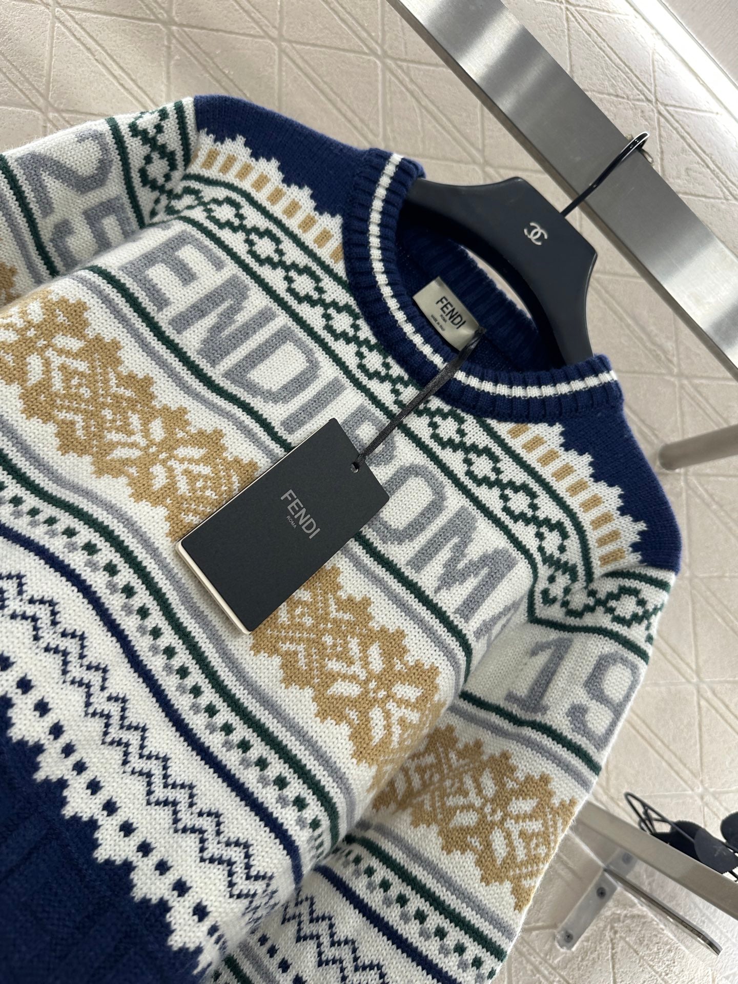 Fe 25 Hook flower round neck pullover sweater