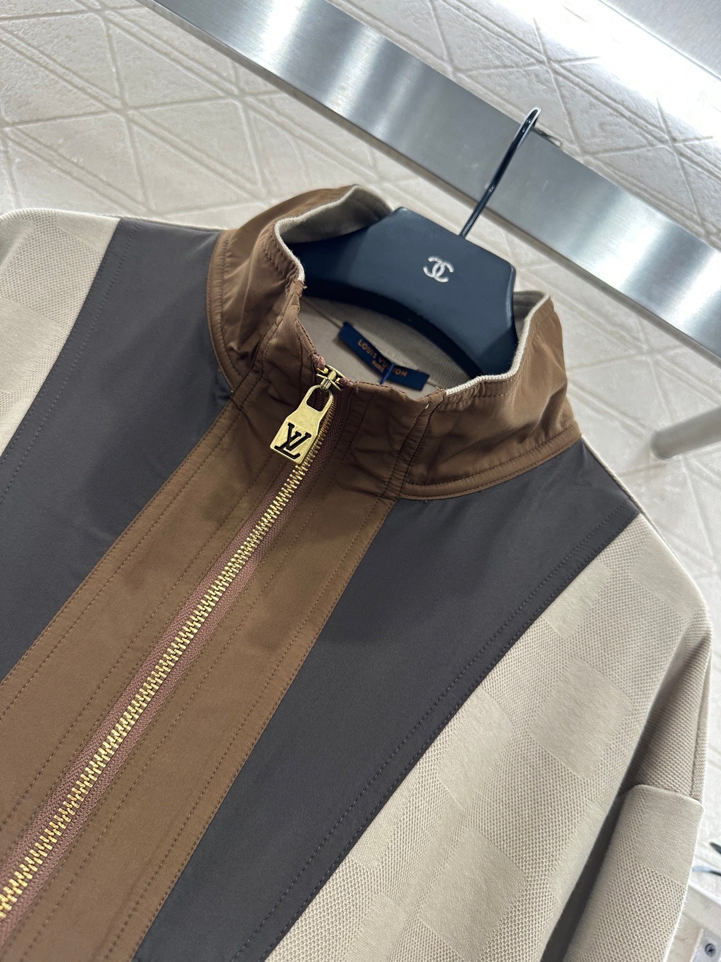 L 25 Vintage Zipper Sweatshirt