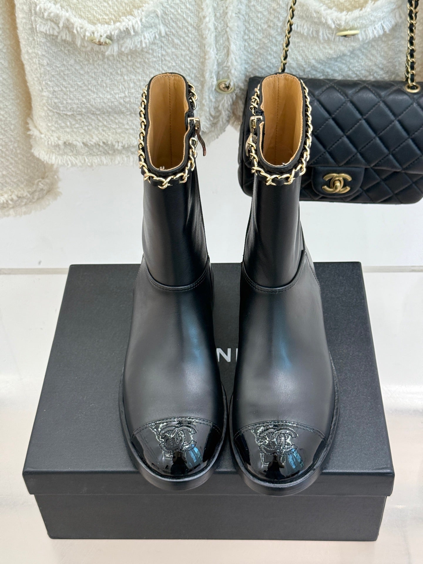 C 25 New product chain thick heel short boots