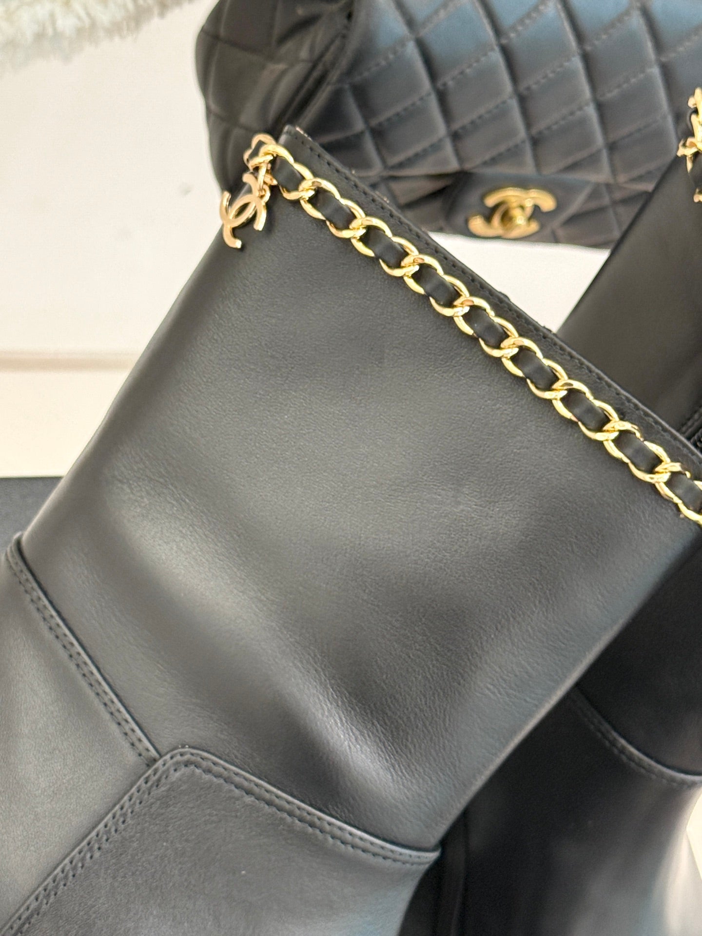 C 25 New product chain thick heel short boots