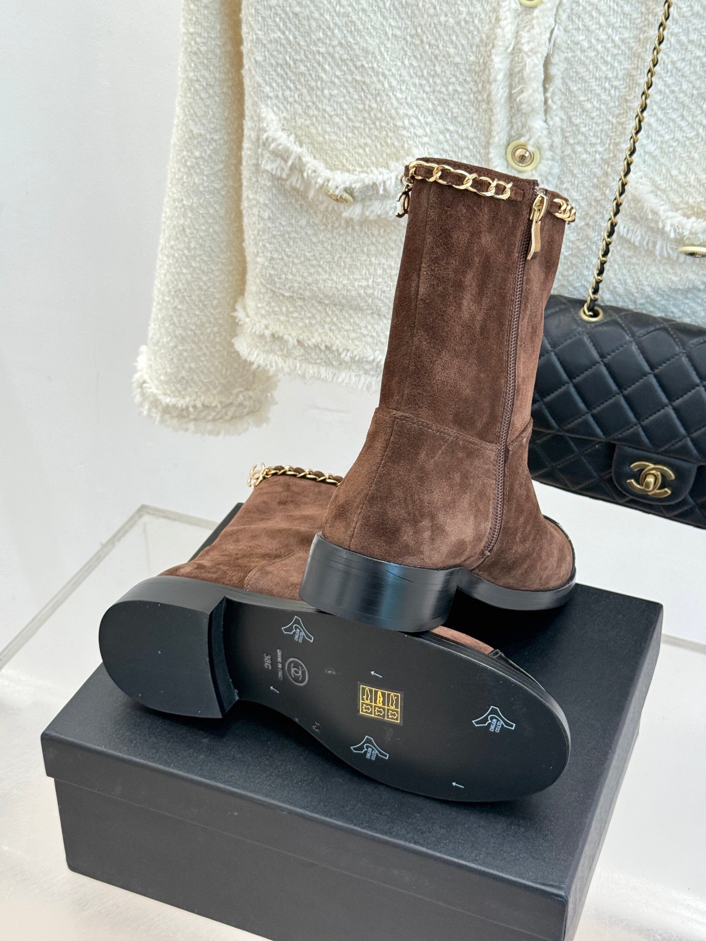 C 25 New product chain thick heel short boots