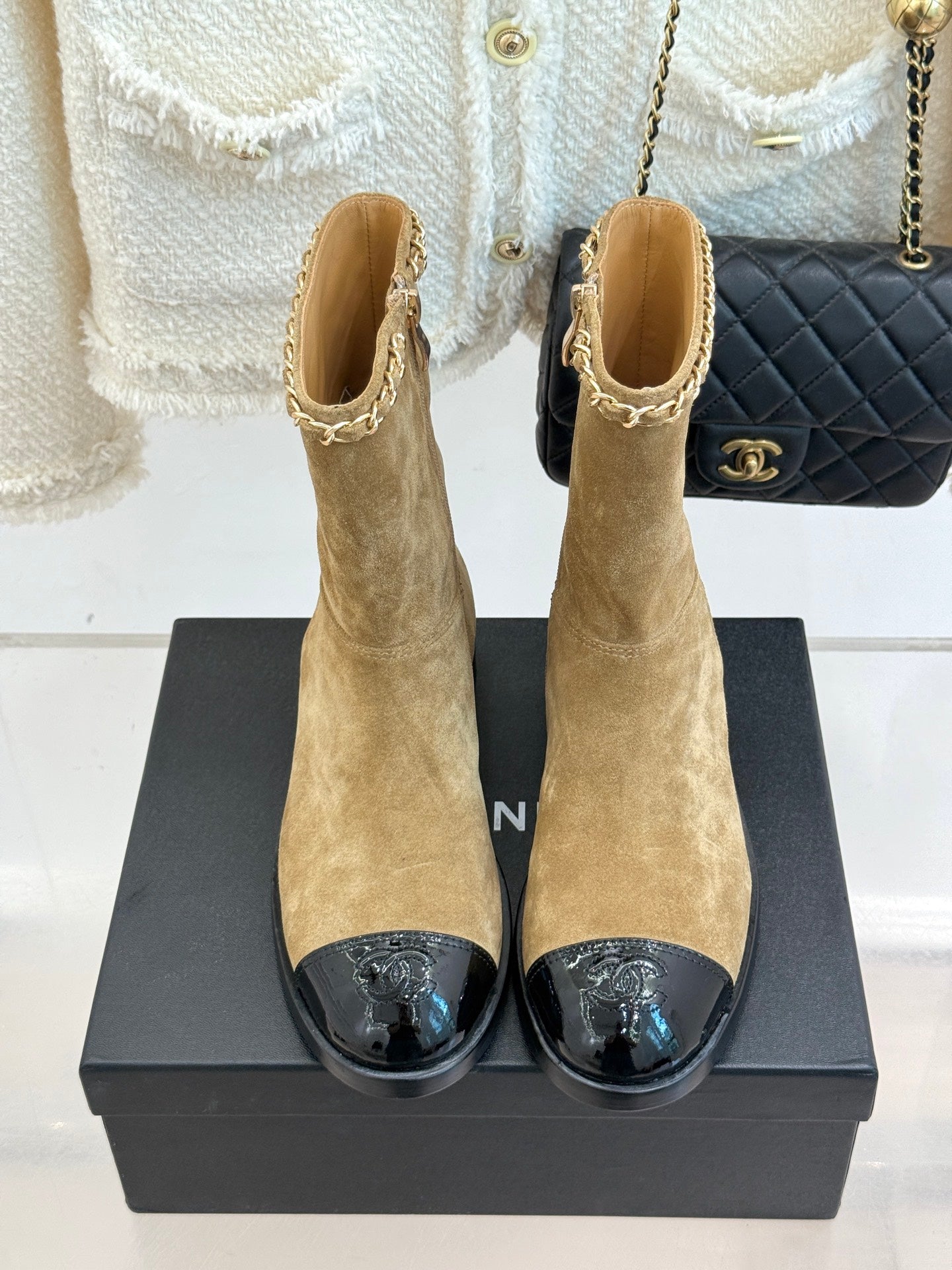 C 25 New product chain thick heel short boots