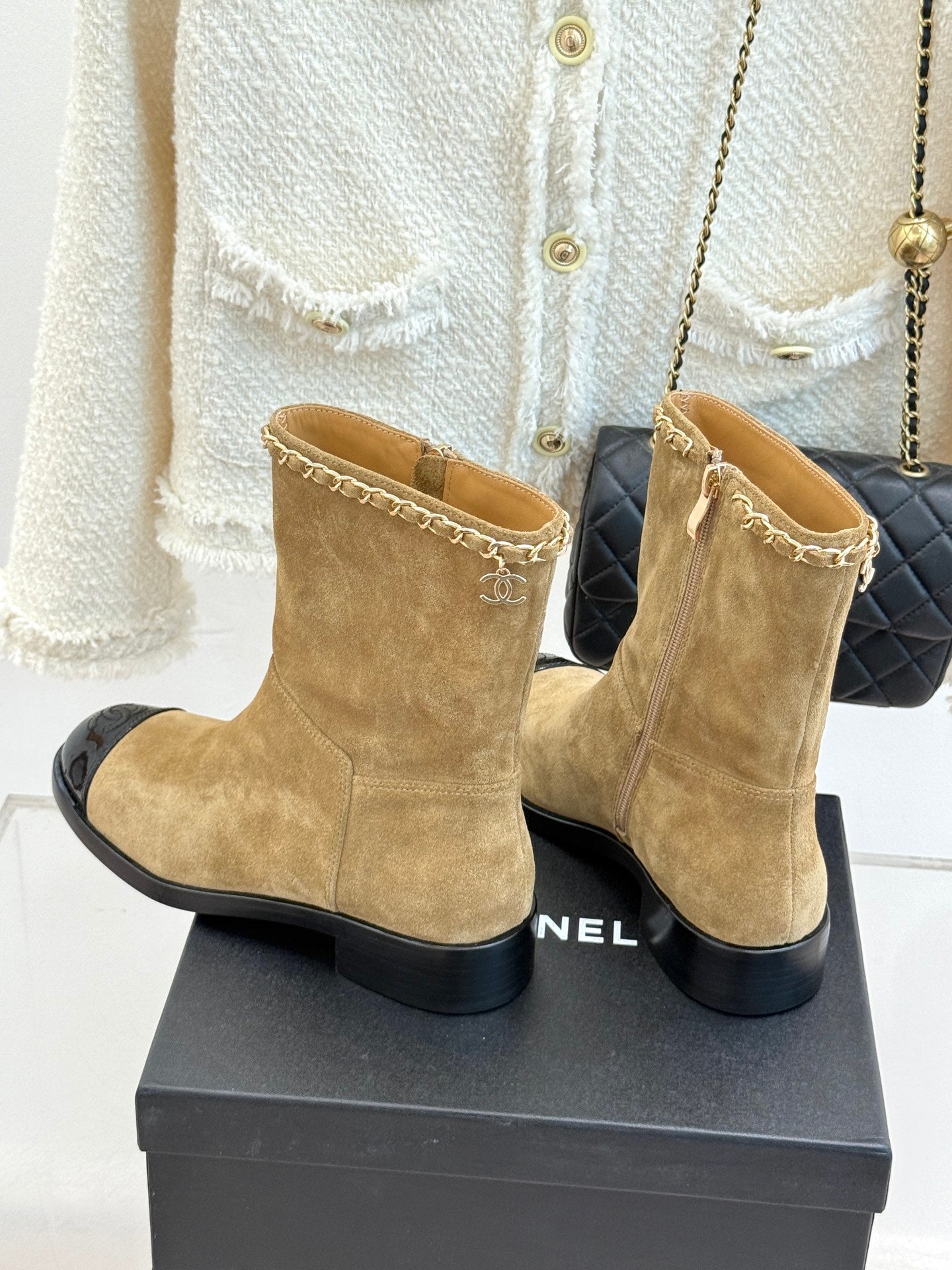 C 25 New product chain thick heel short boots