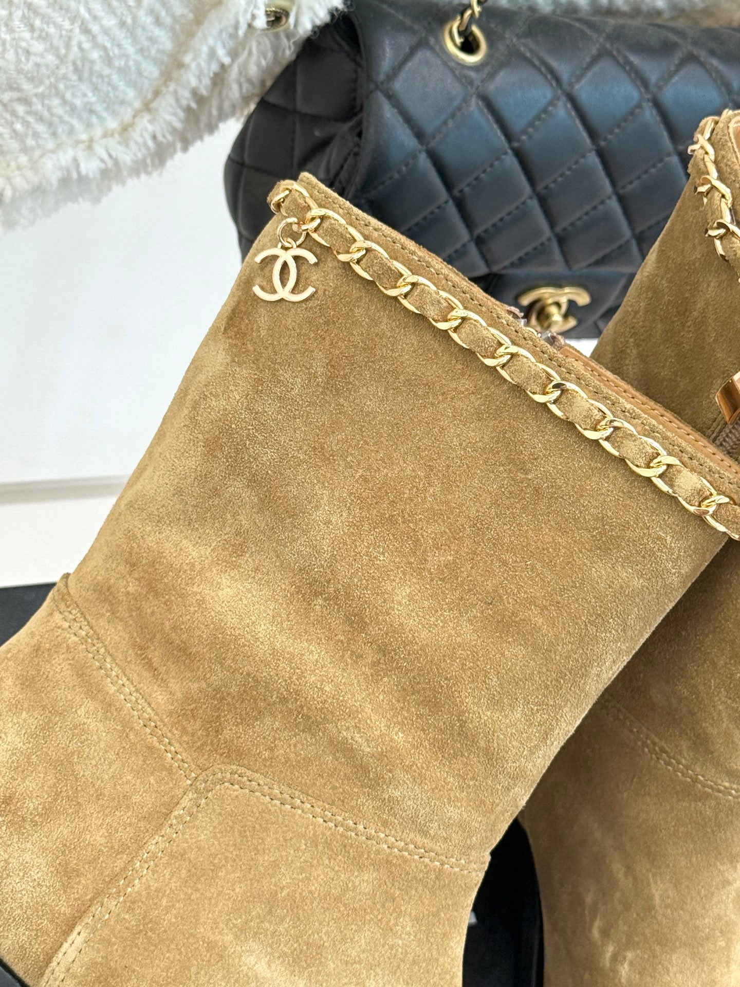 C 25 New product chain thick heel short boots