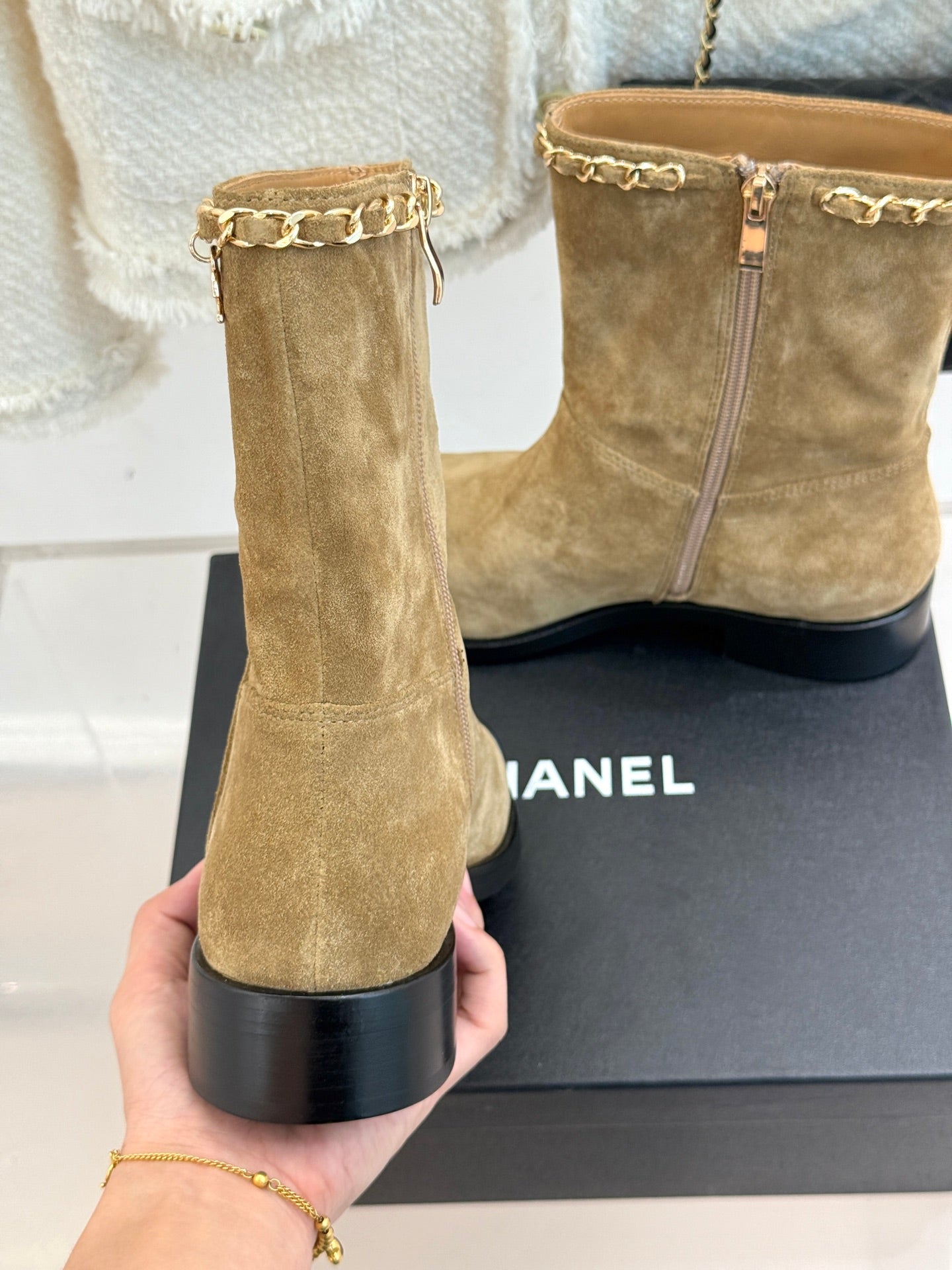 C 25 New product chain thick heel short boots