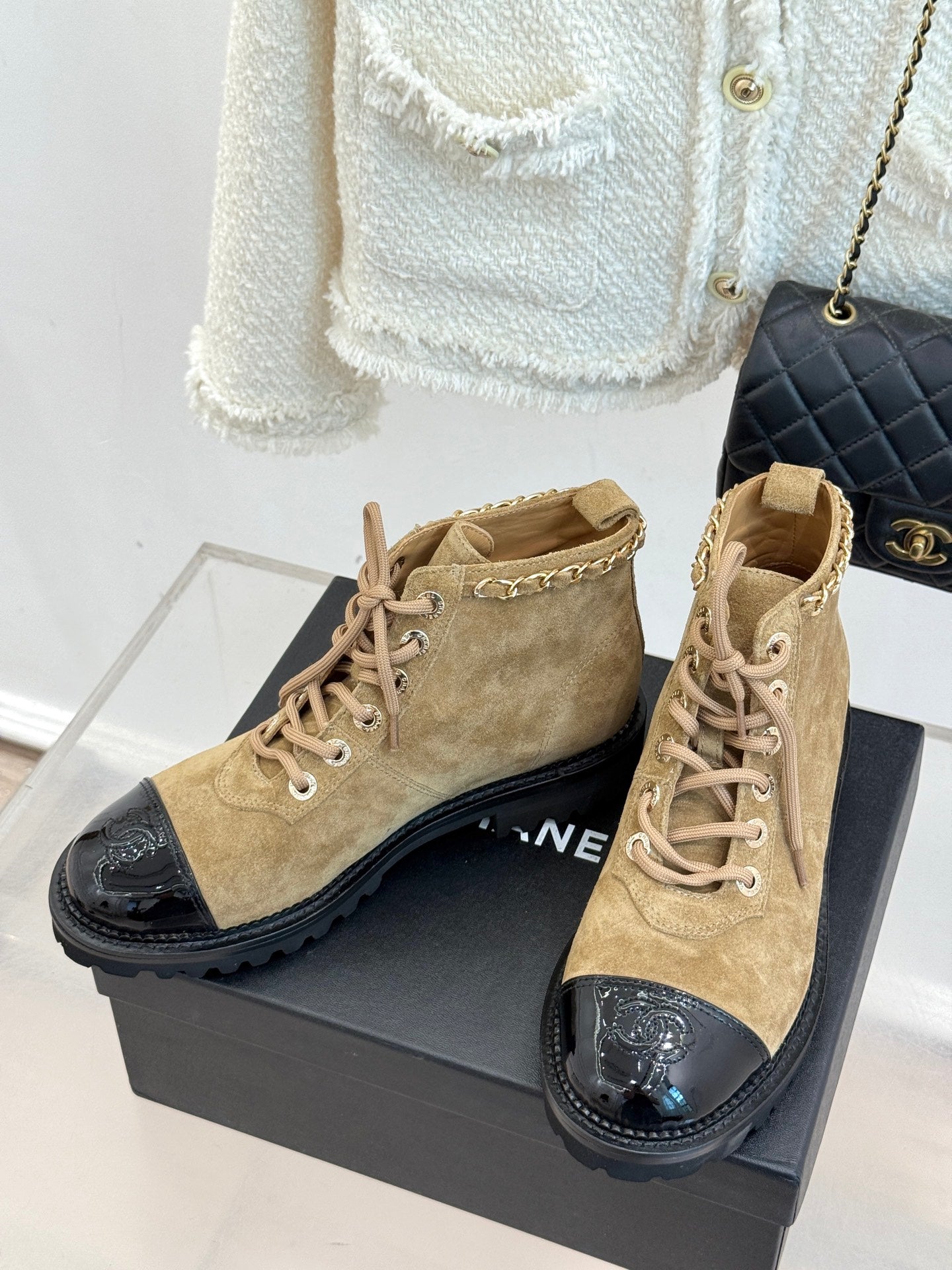 C 25 New product chain thick heel short boots