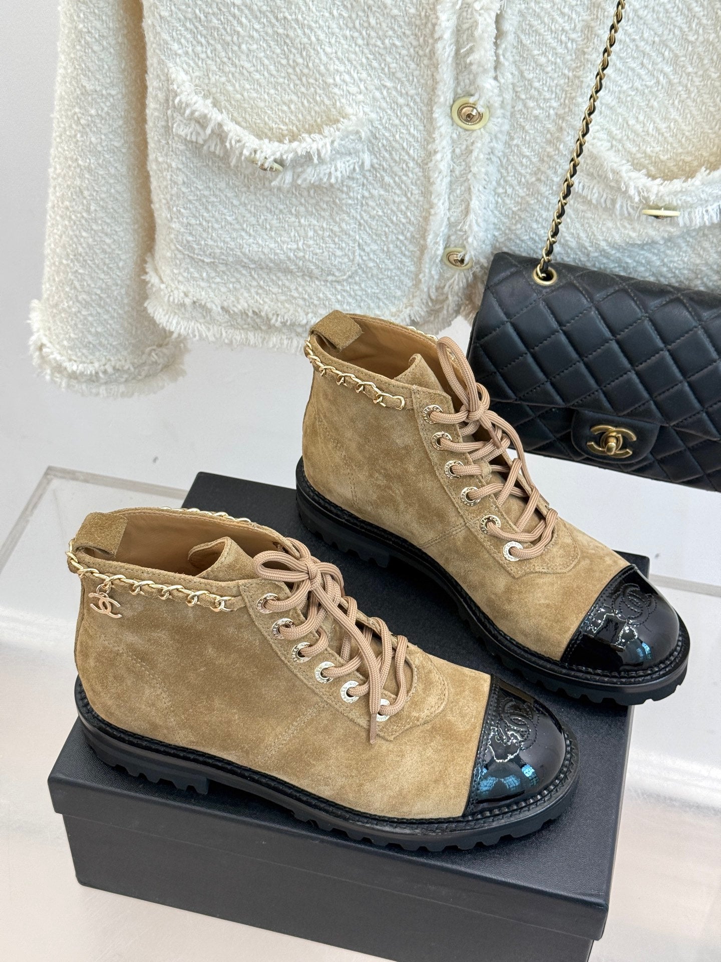 C 25 New product chain thick heel short boots
