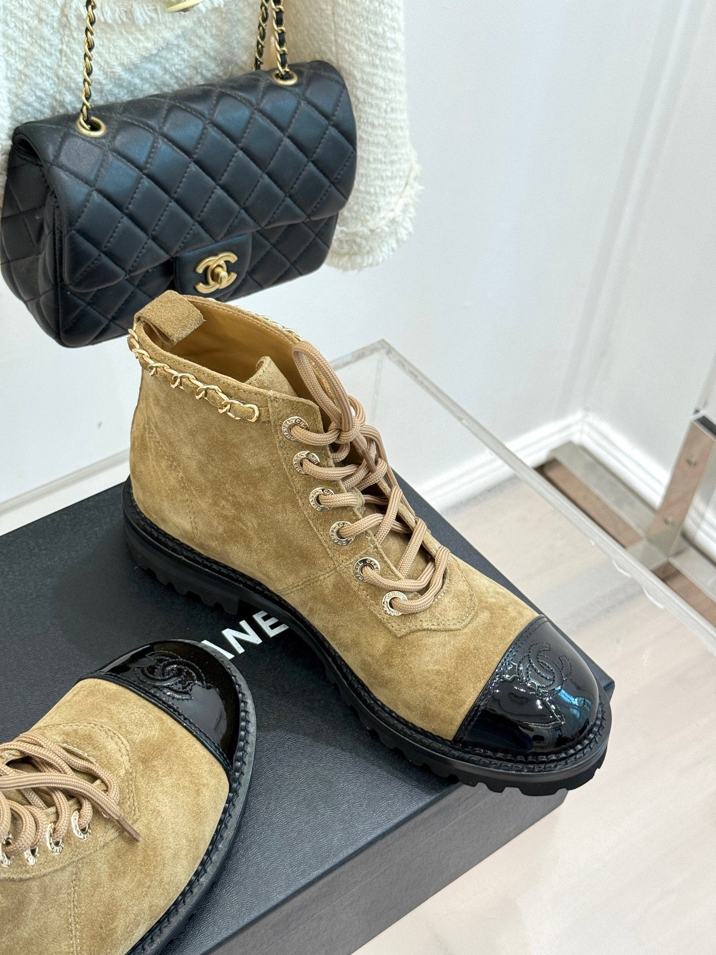 C 25 New product chain thick heel short boots