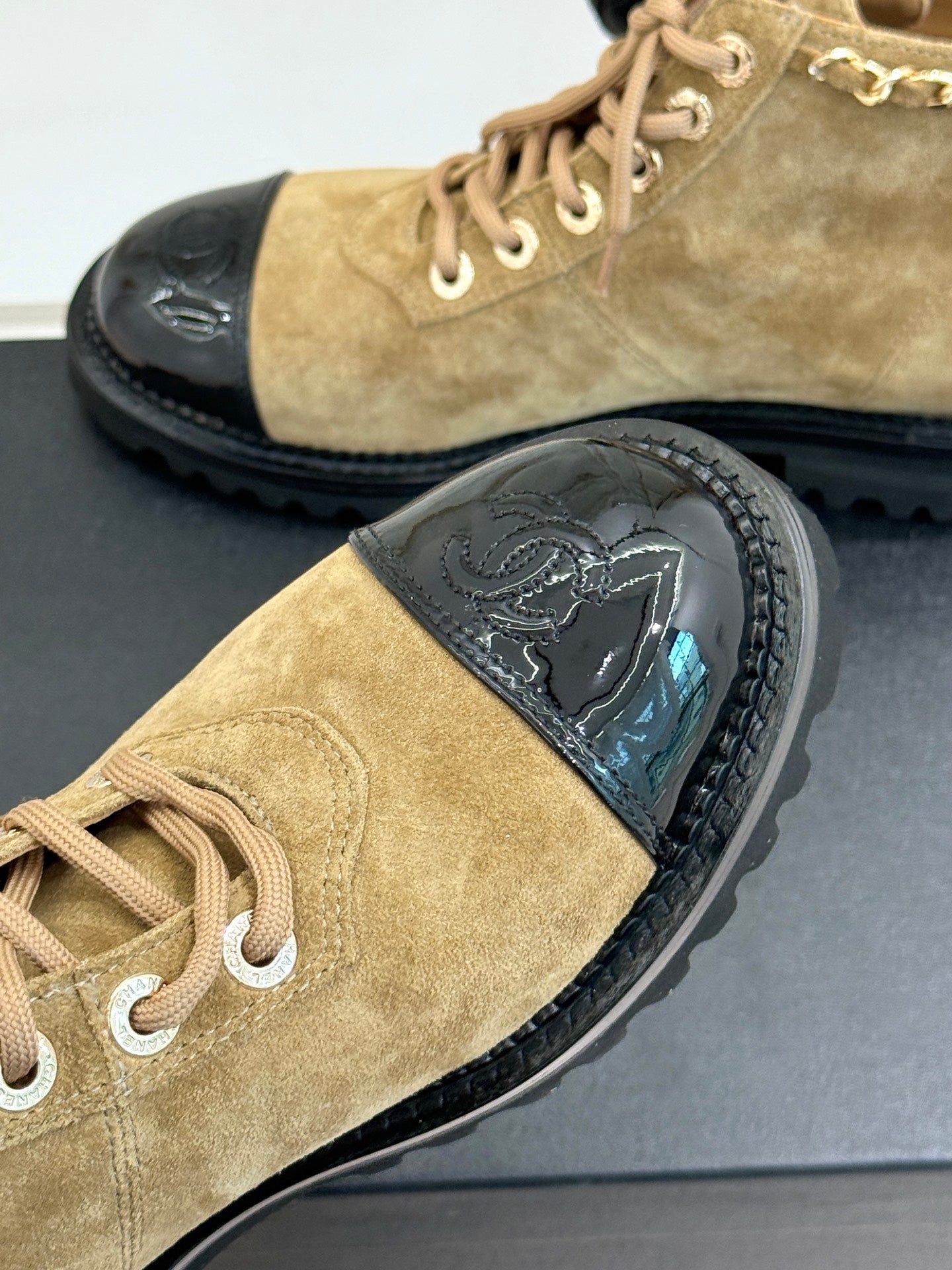C 25 New product chain thick heel short boots