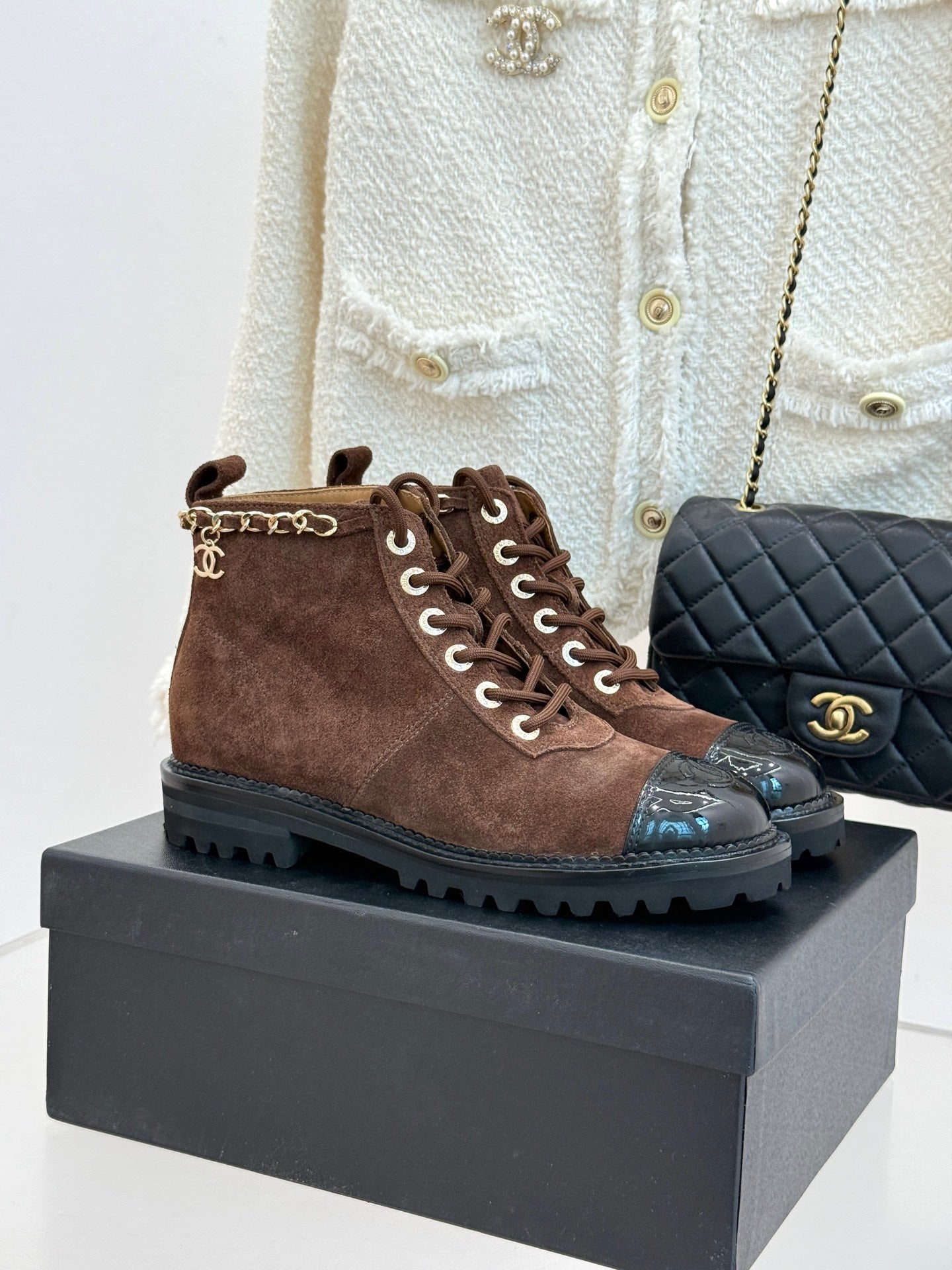 C 25 New product chain thick heel short boots