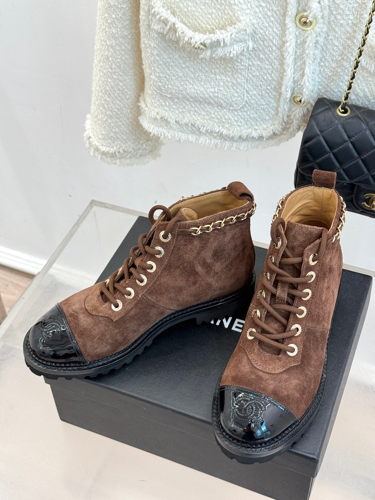 C 25 New product chain thick heel short boots