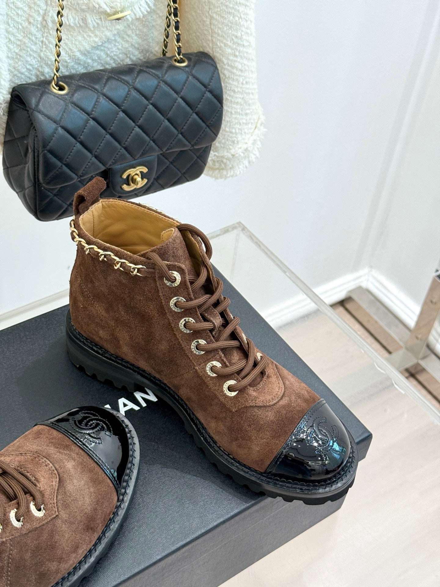 C 25 New product chain thick heel short boots