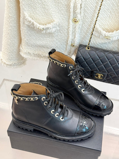 C 25 New product chain thick heel short boots