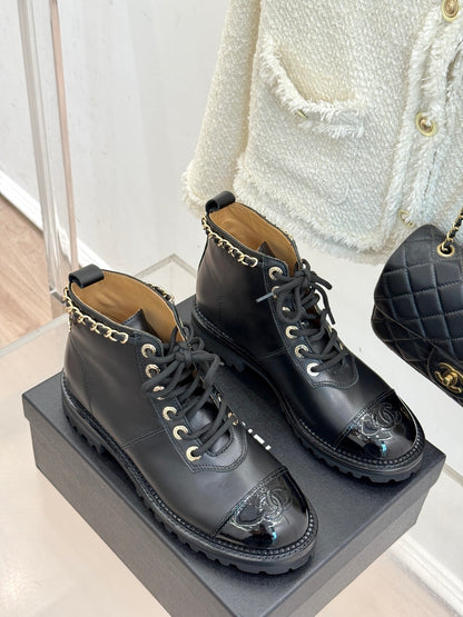 C 25 New product chain thick heel short boots