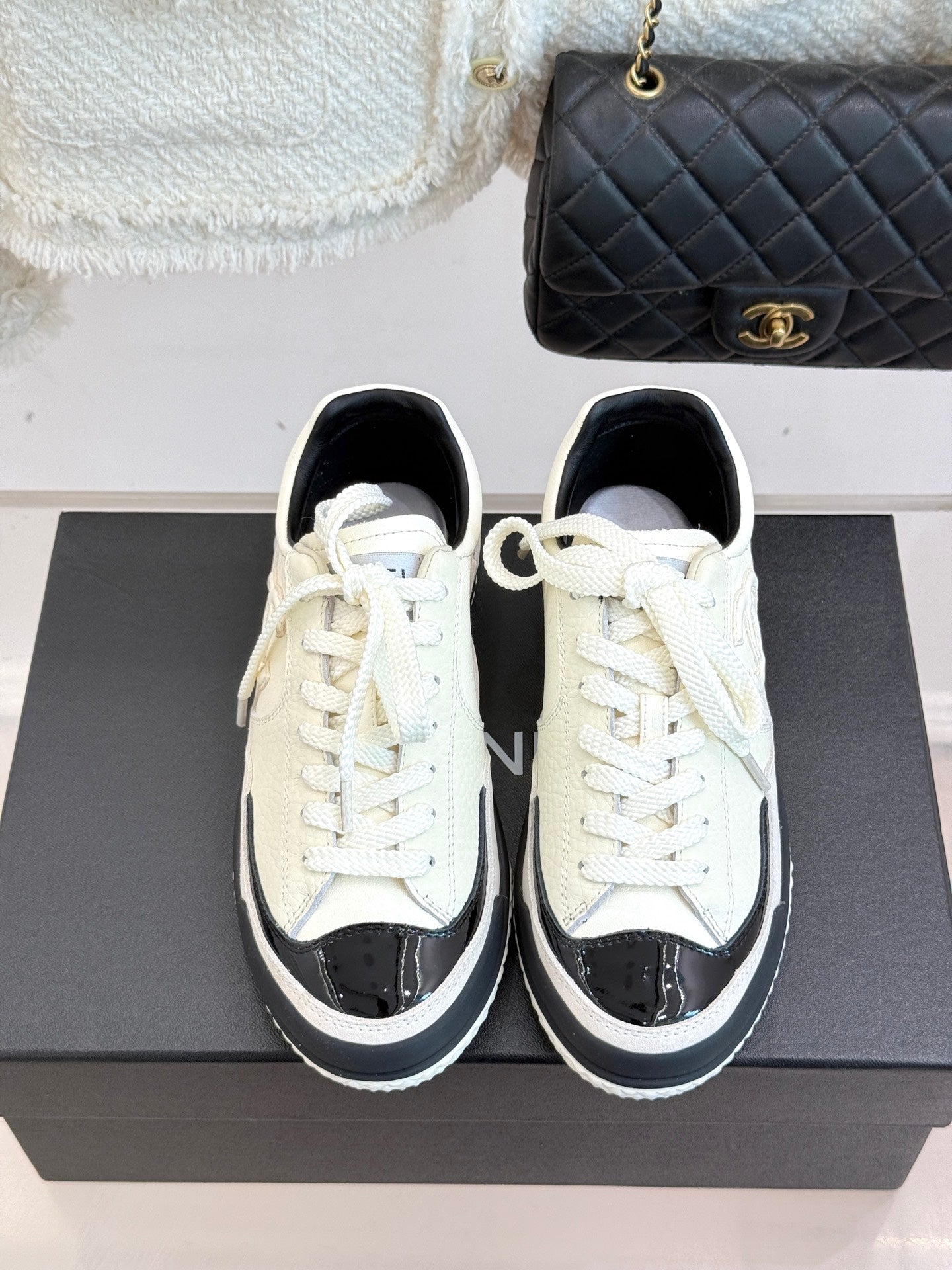 C 25K new casual board shoes and sports shoes(WHITE/SILVER/BLACK)