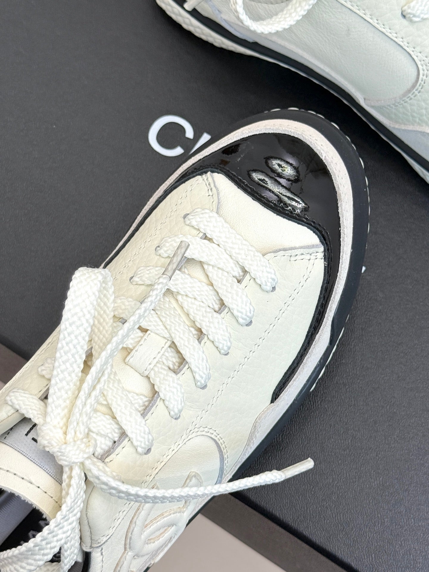 C 25K new casual board shoes and sports shoes(WHITE/SILVER/BLACK)