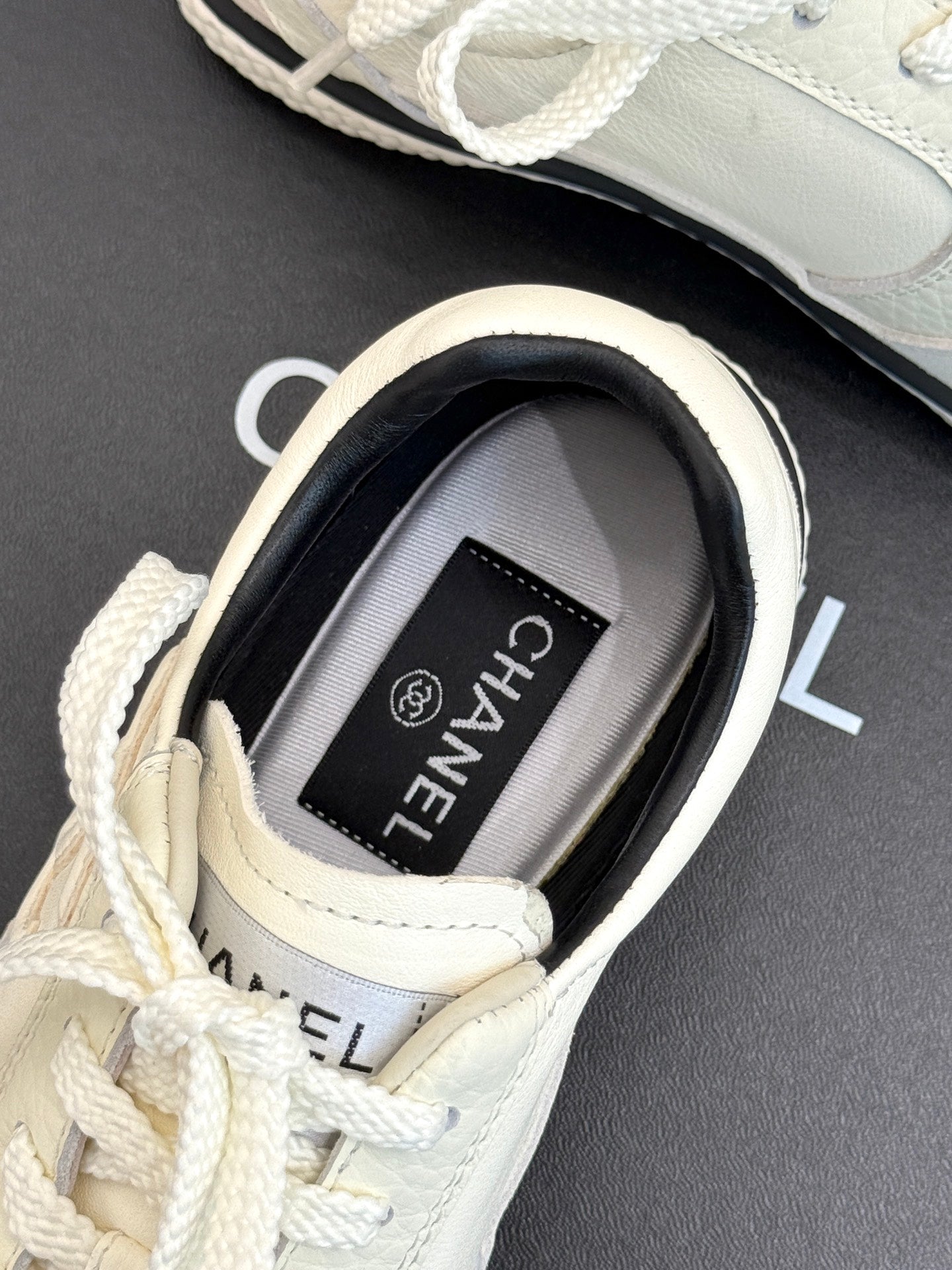 C 25K new casual board shoes and sports shoes(WHITE/SILVER/BLACK)