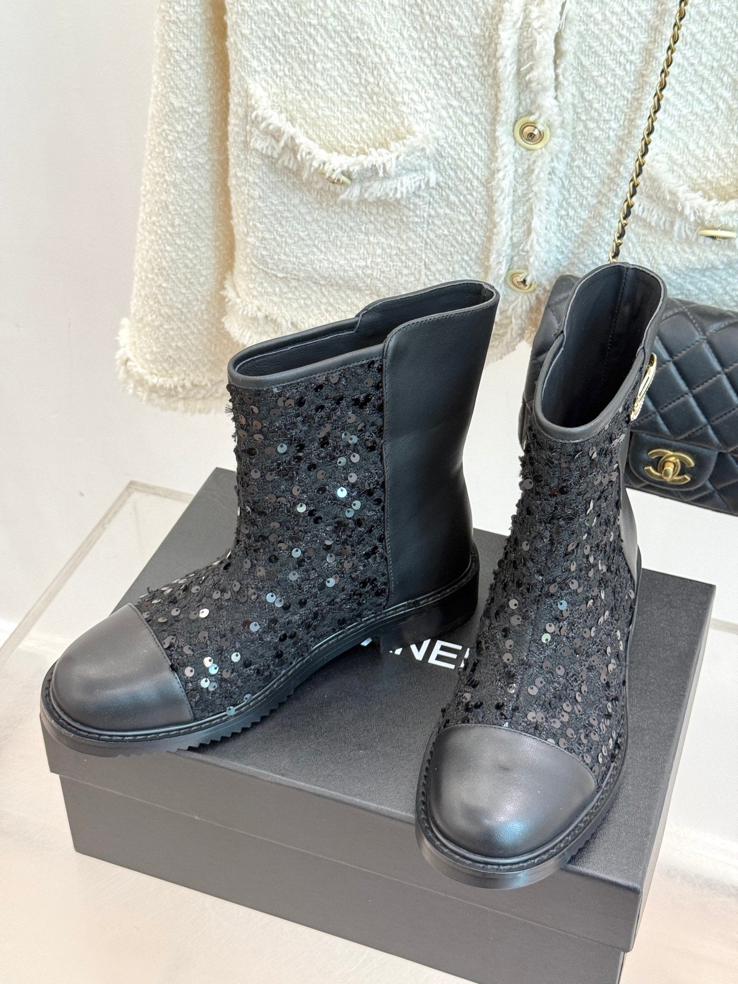 C 25K Sequined short boots
