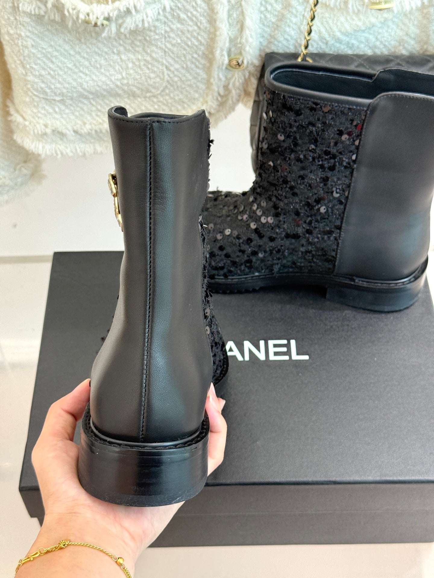 C 25K Sequined short boots