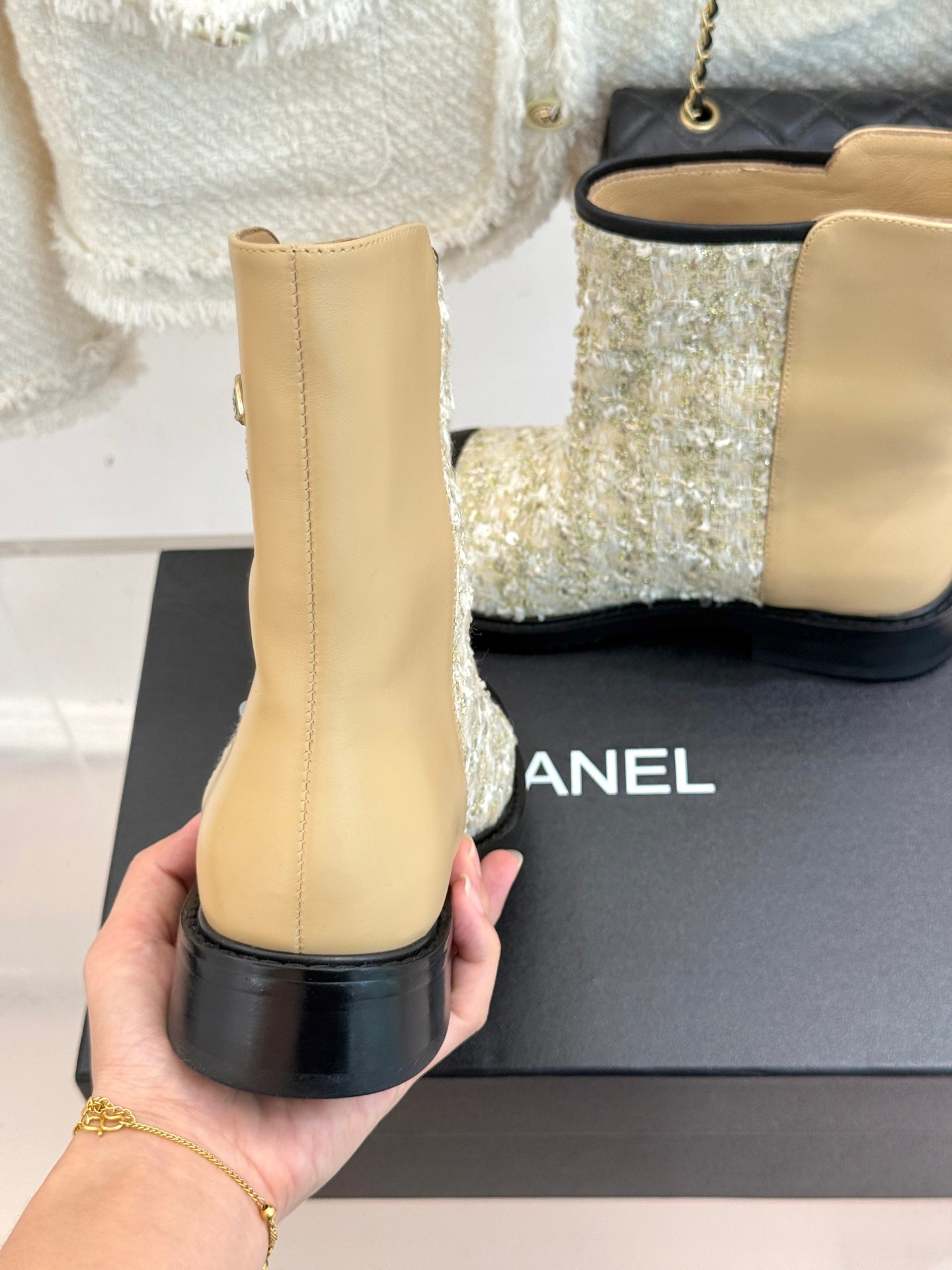 C 25K Sequined short boots