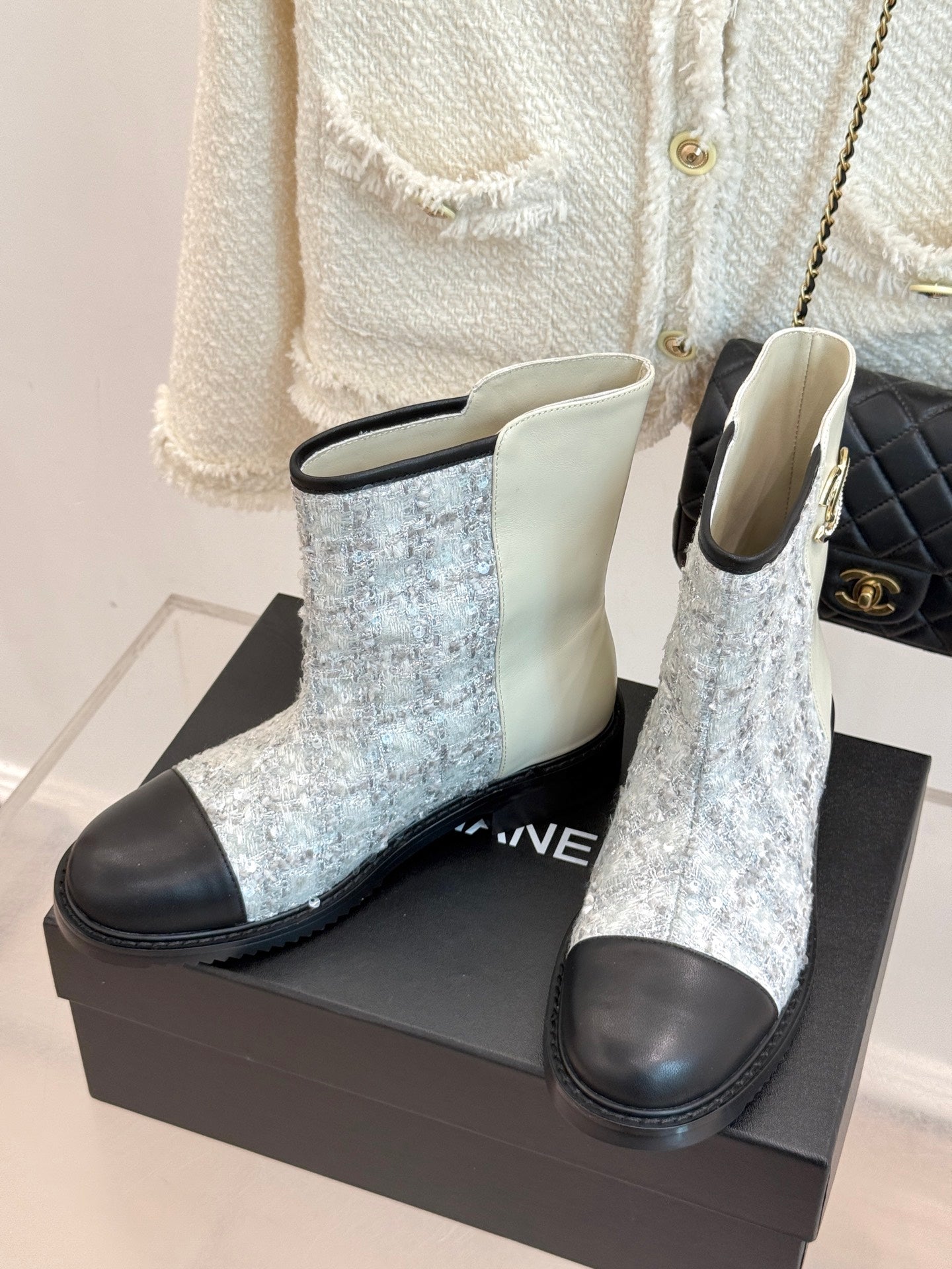 C 25K Sequined short boots