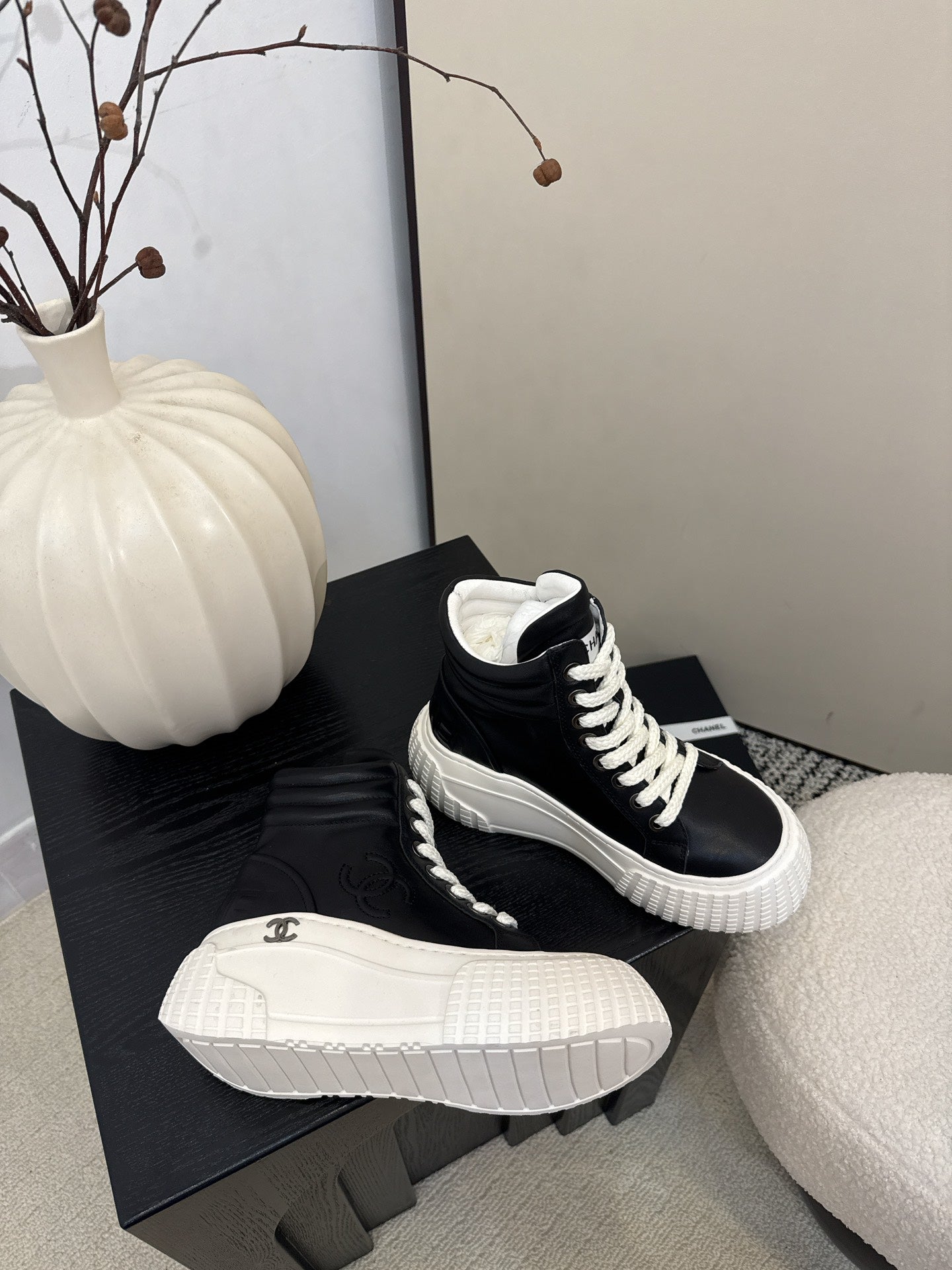 C 25 Thick soled mid top casual shoes（WHITE/NAVY/BLACK）