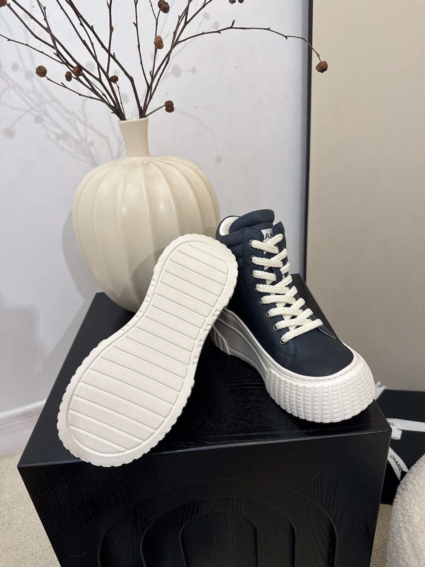 C 25 Thick soled mid top casual shoes（WHITE/NAVY/BLACK）