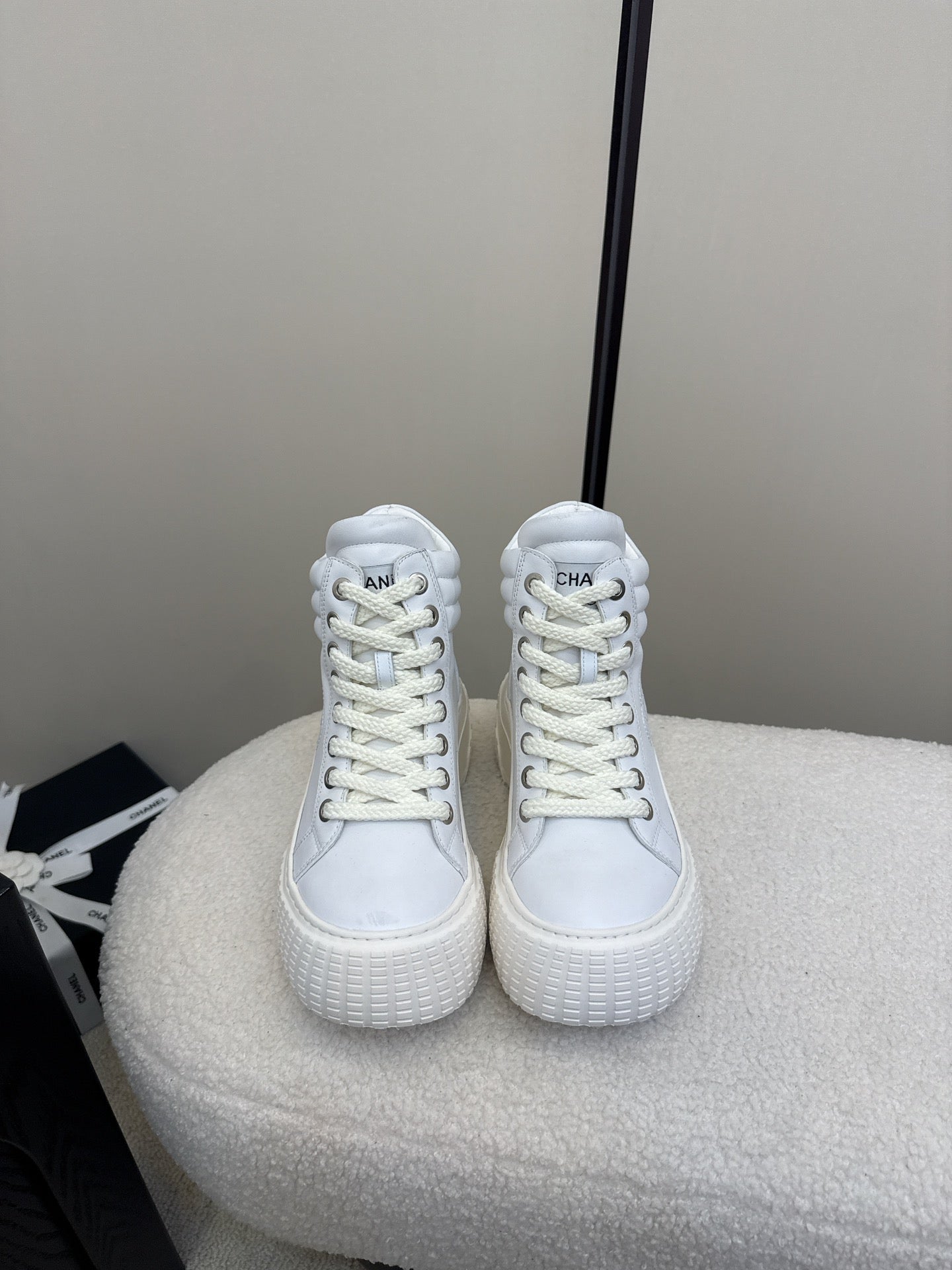 C 25 Thick soled mid top casual shoes（WHITE/NAVY/BLACK）