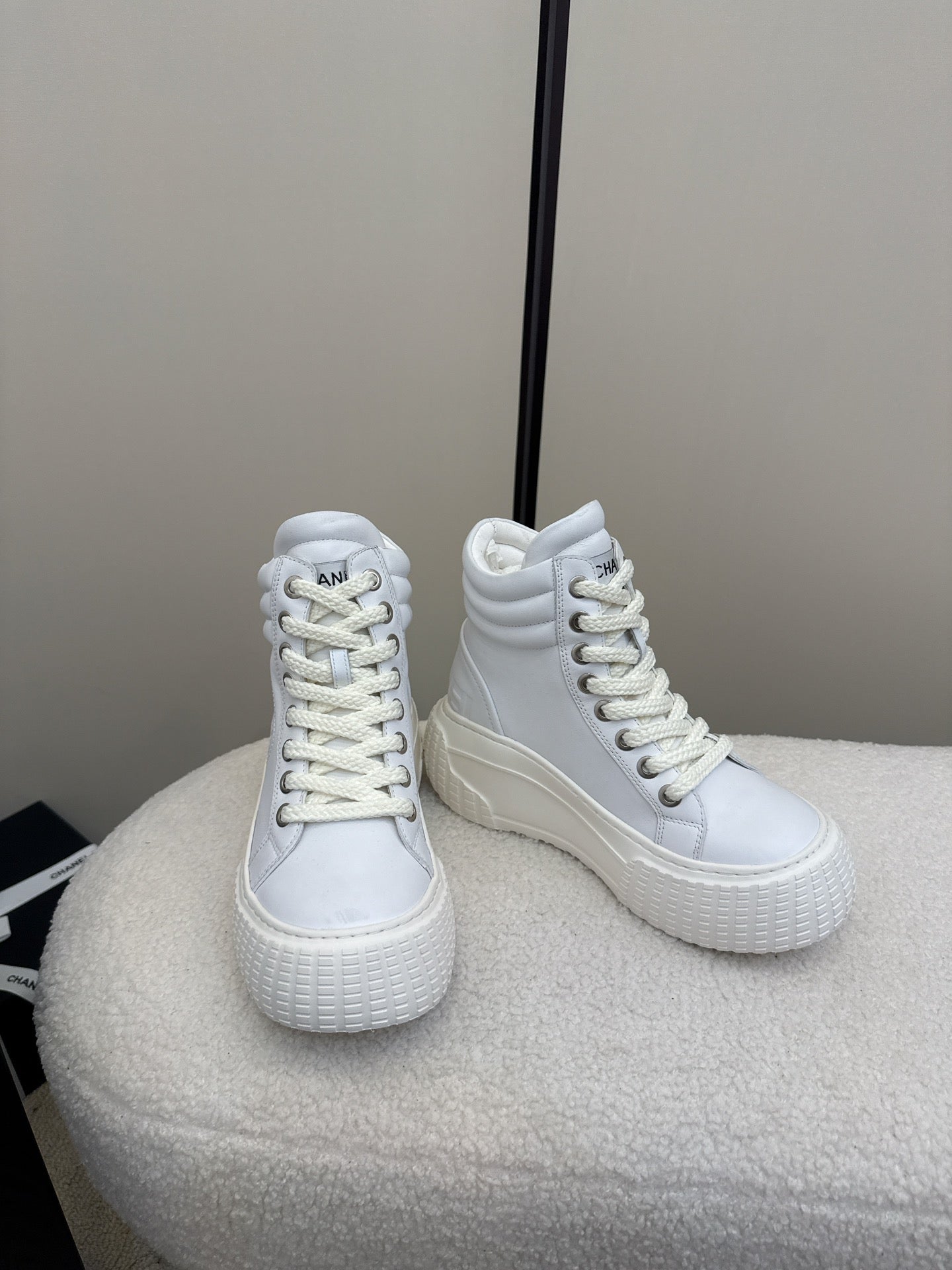 C 25 Thick soled mid top casual shoes（WHITE/NAVY/BLACK）