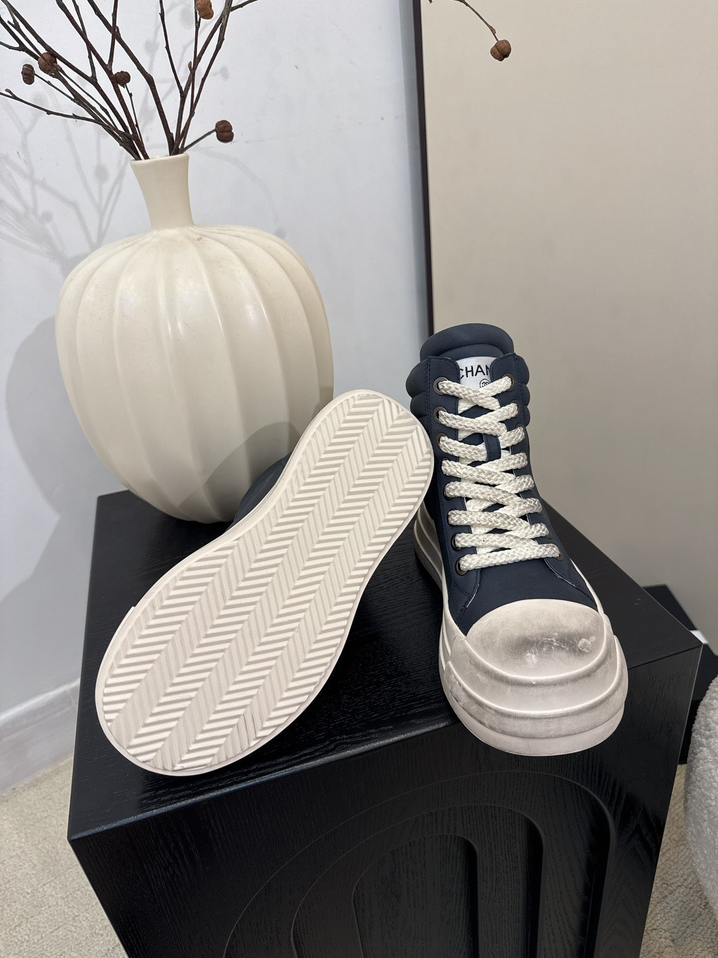 C 25 Make old thick soled mid top casual shoes（WHITE/NAVY/BLACK）