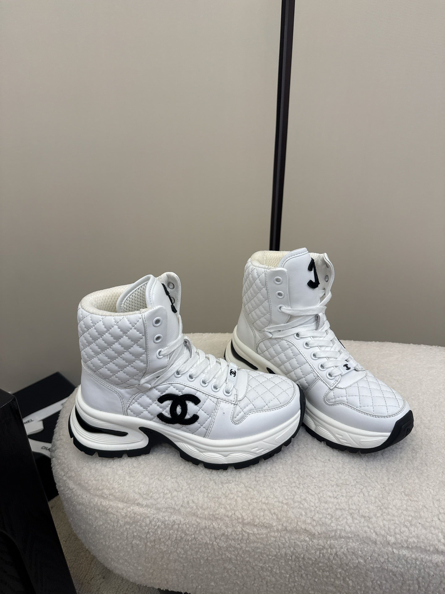C 25 High top leather casual shoes（WHITE/BLACK）