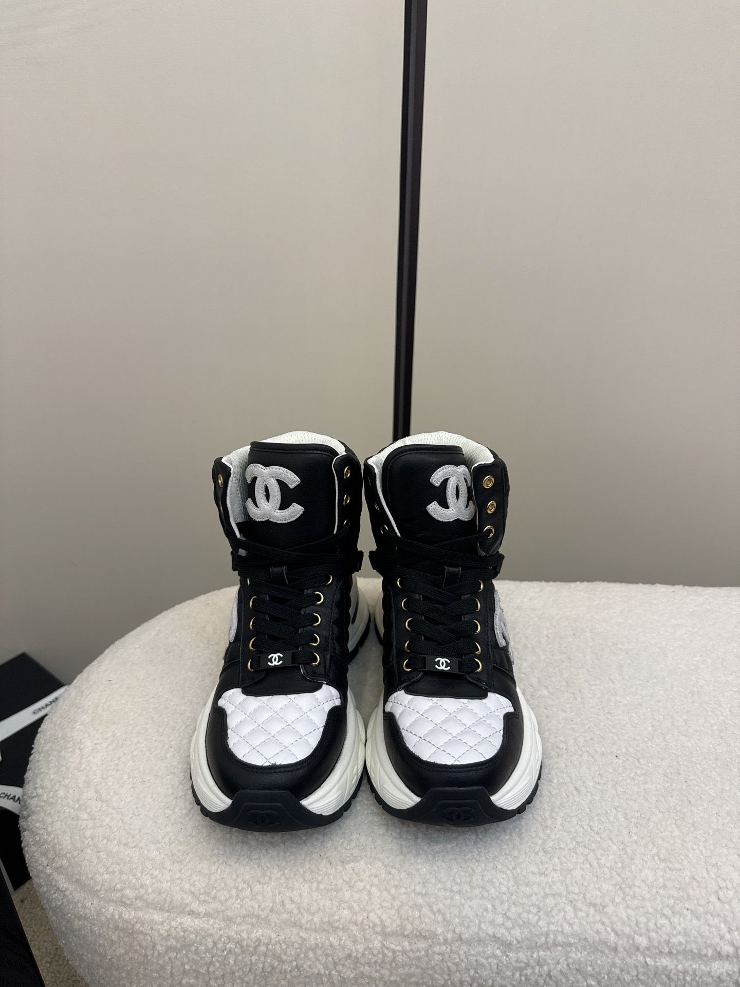 C 25 High top leather casual shoes（WHITE/BLACK）