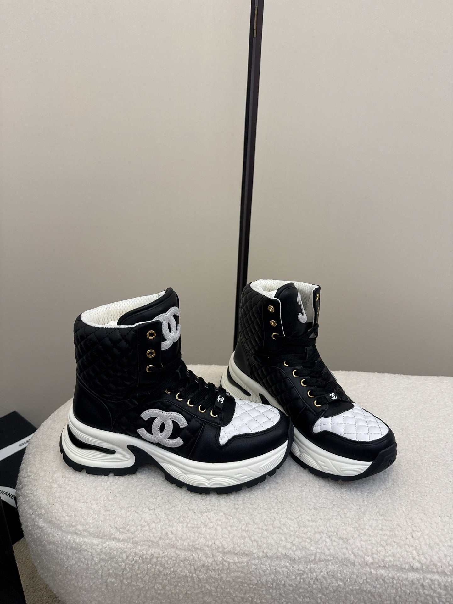 C 25 High top leather casual shoes（WHITE/BLACK）