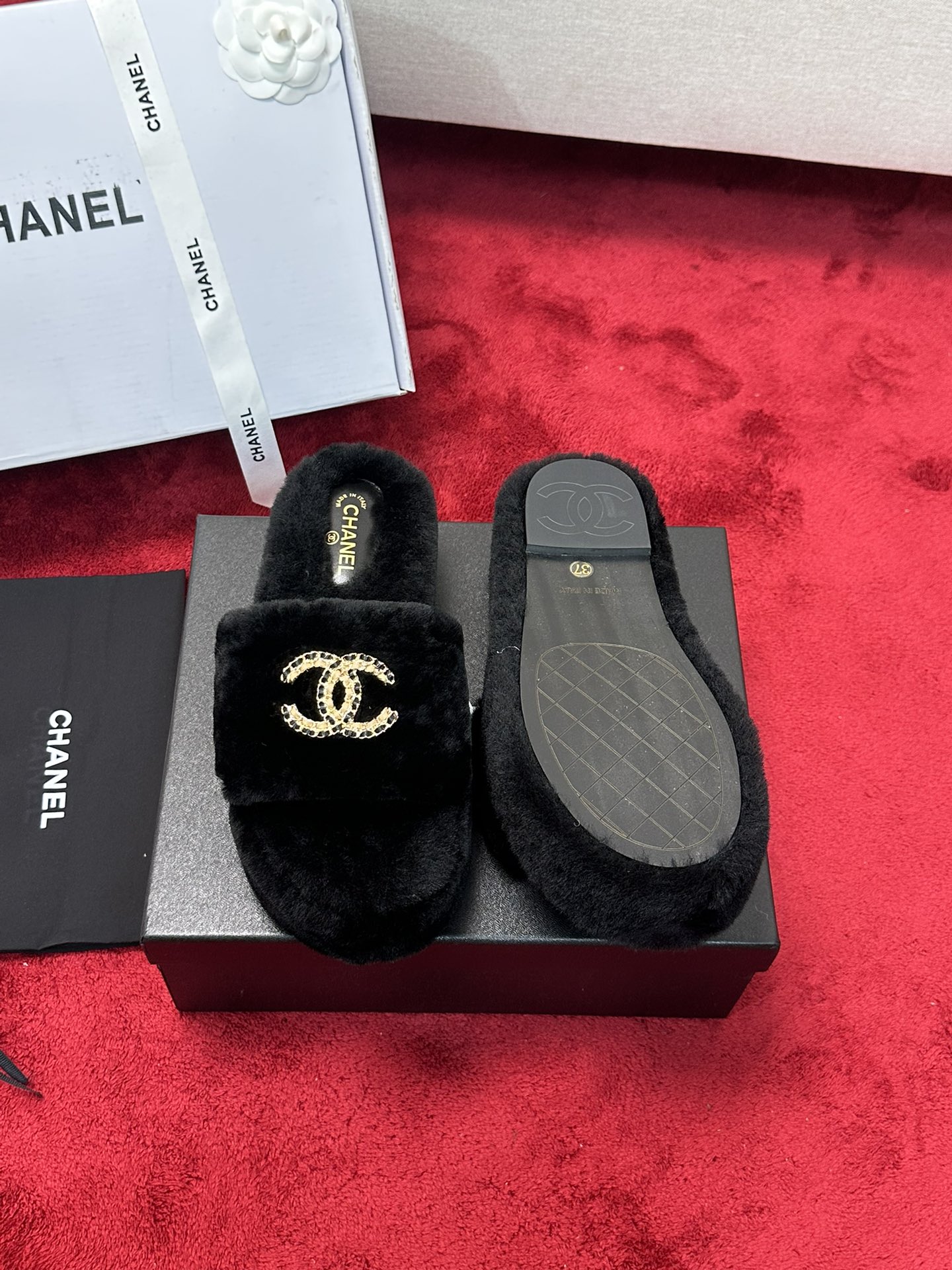 C 25K Chain buckle thick soled hairy slippers