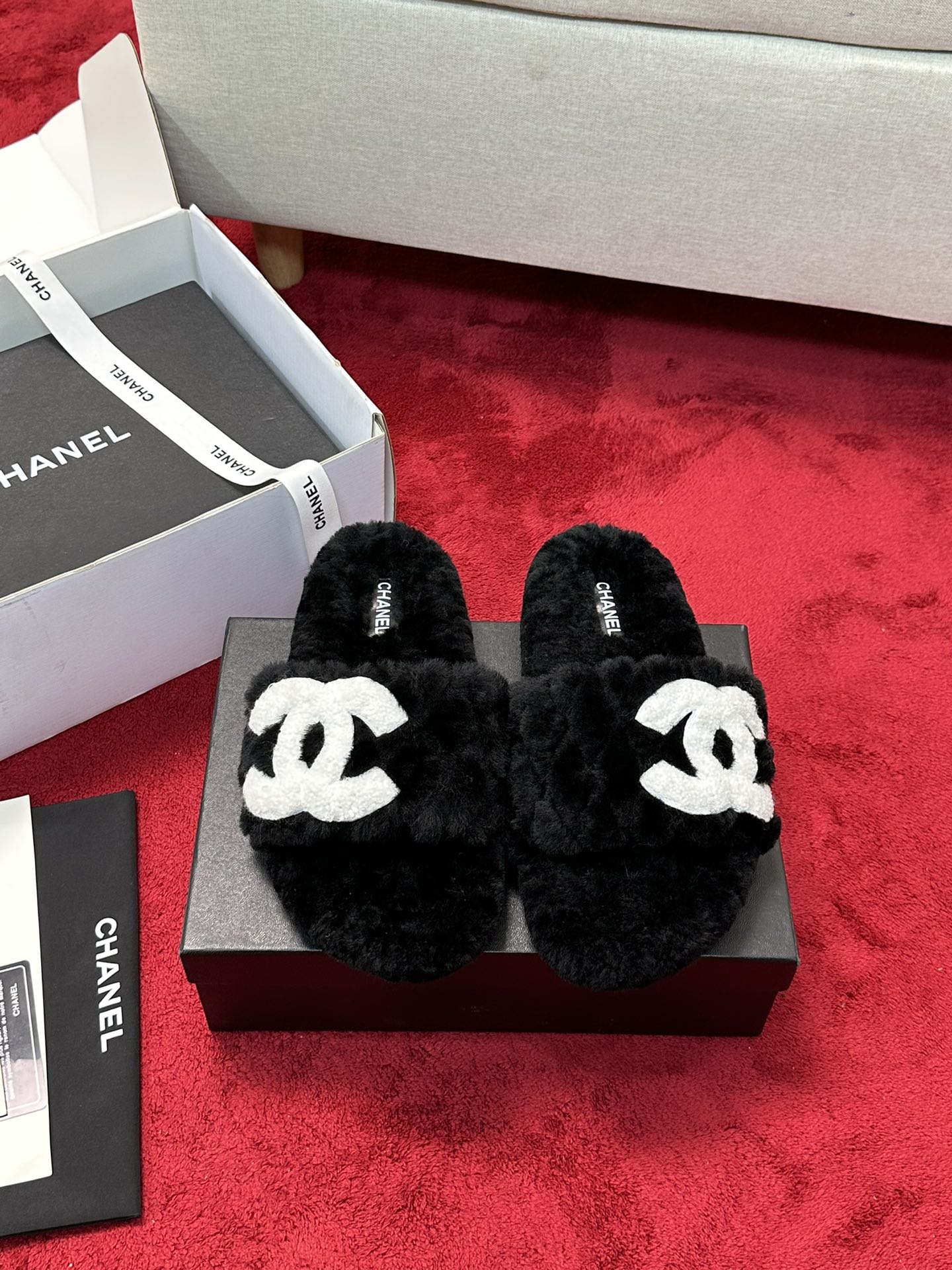 C 25 Classic diamond grid logo fur slippers