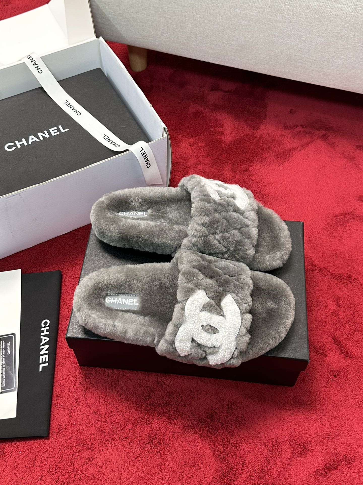 C 25 Classic diamond grid logo fur slippers