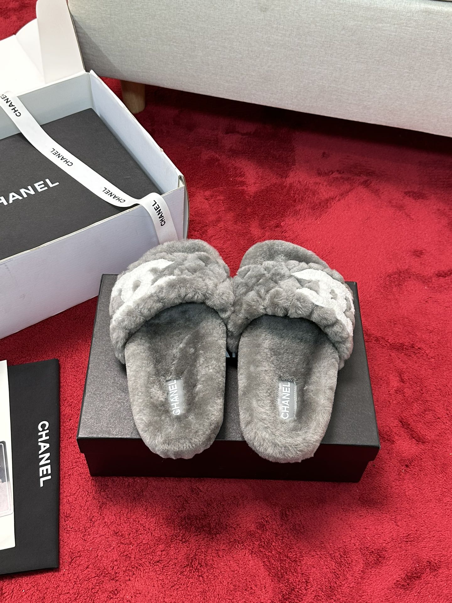 C 25 Classic diamond grid logo fur slippers