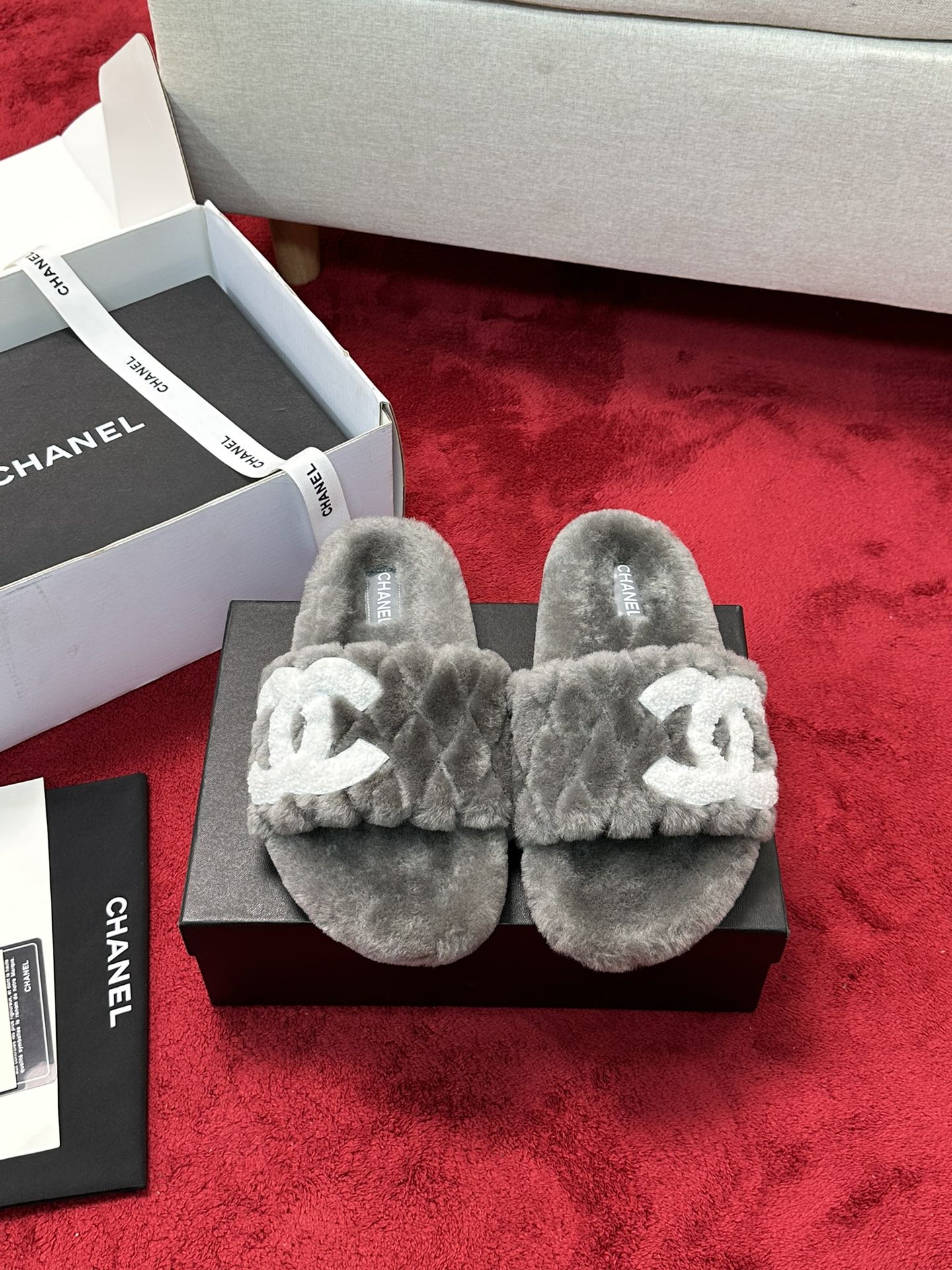 C 25 Classic diamond grid logo fur slippers
