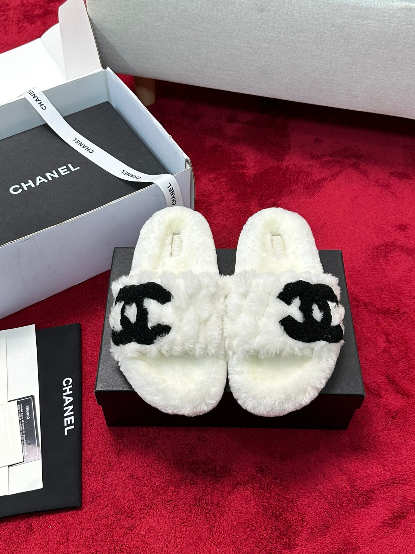 C 25 Classic diamond grid logo fur slippers
