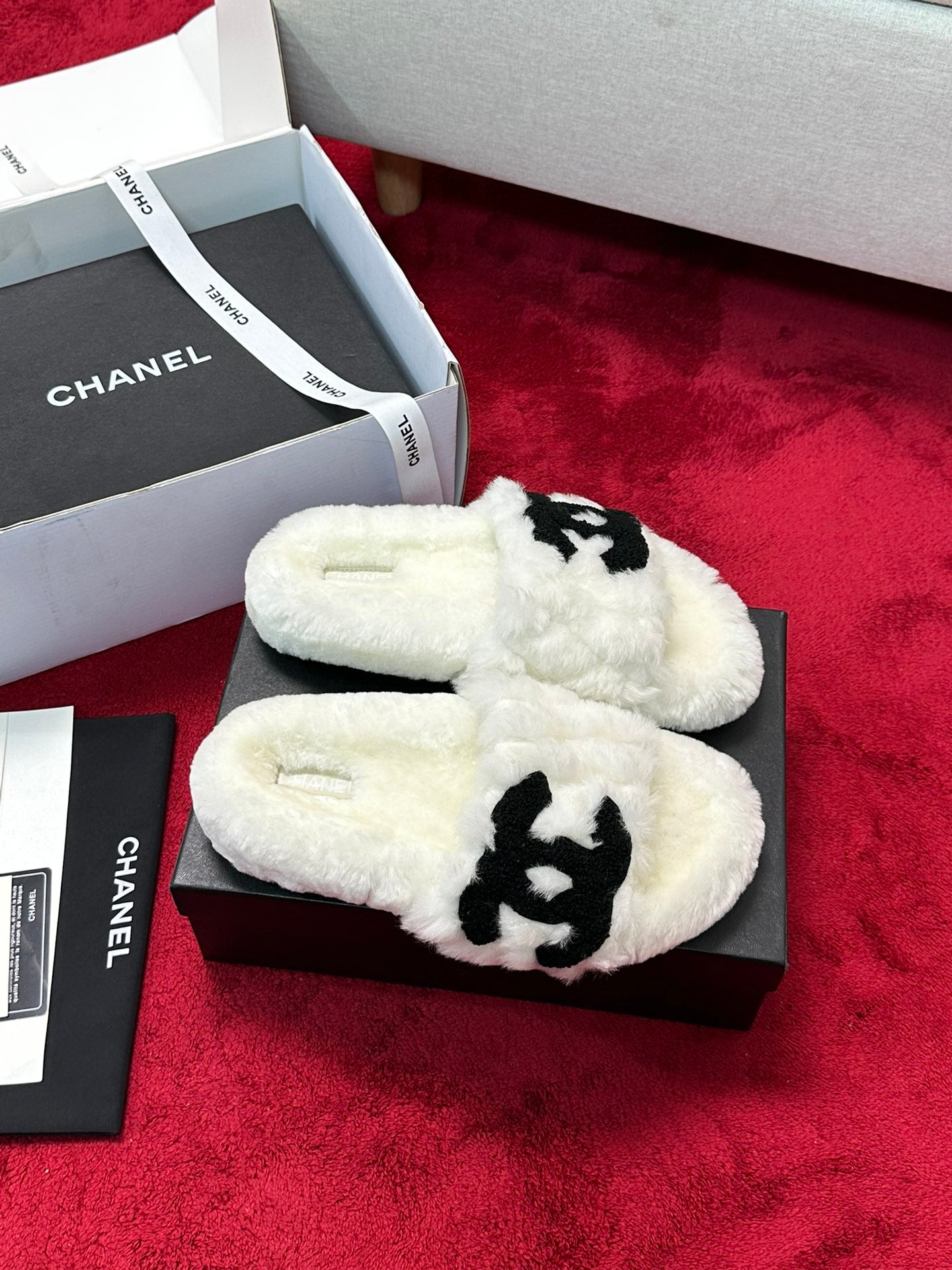 C 25 Classic diamond grid logo fur slippers