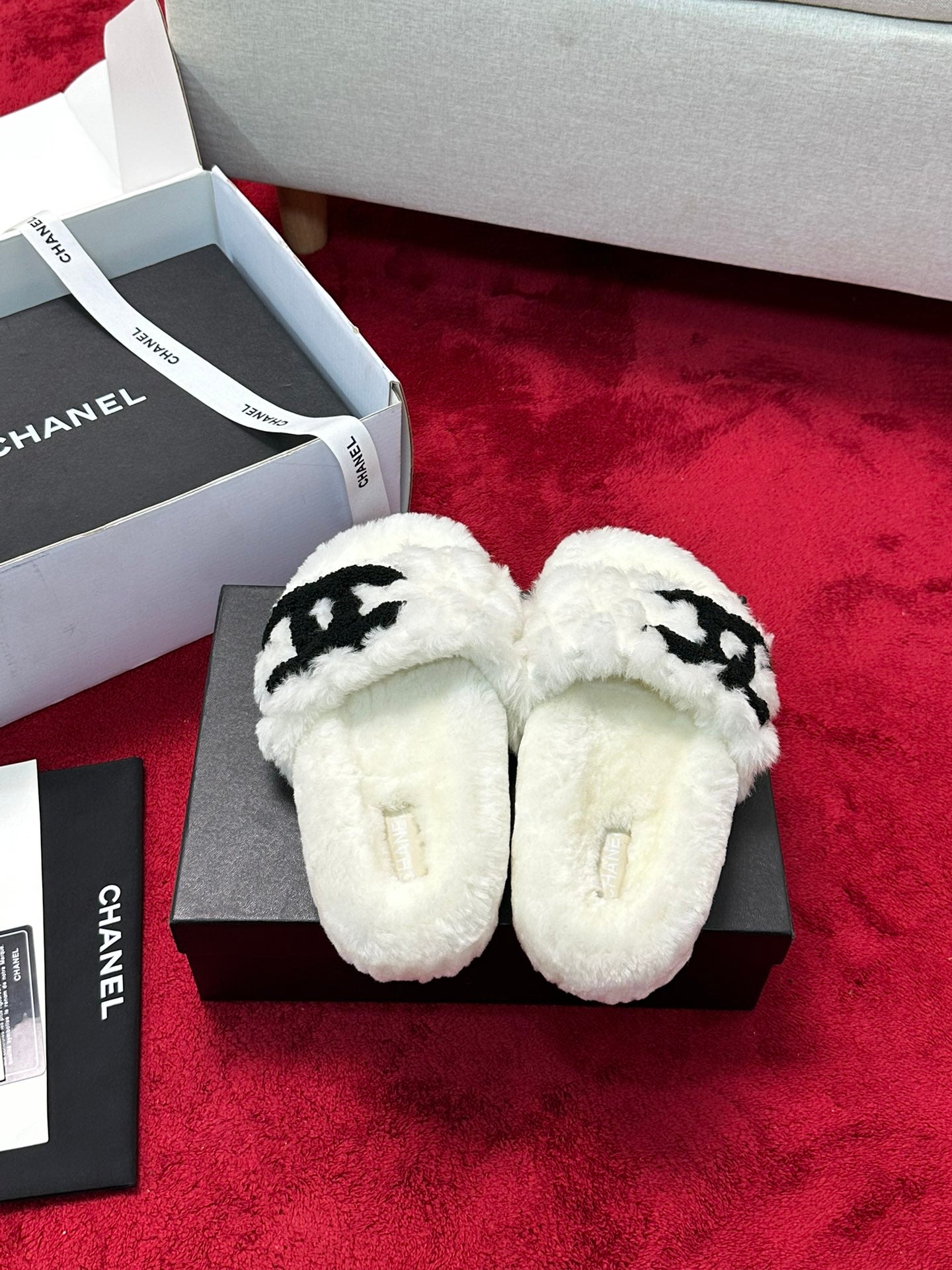 C 25 Classic diamond grid logo fur slippers