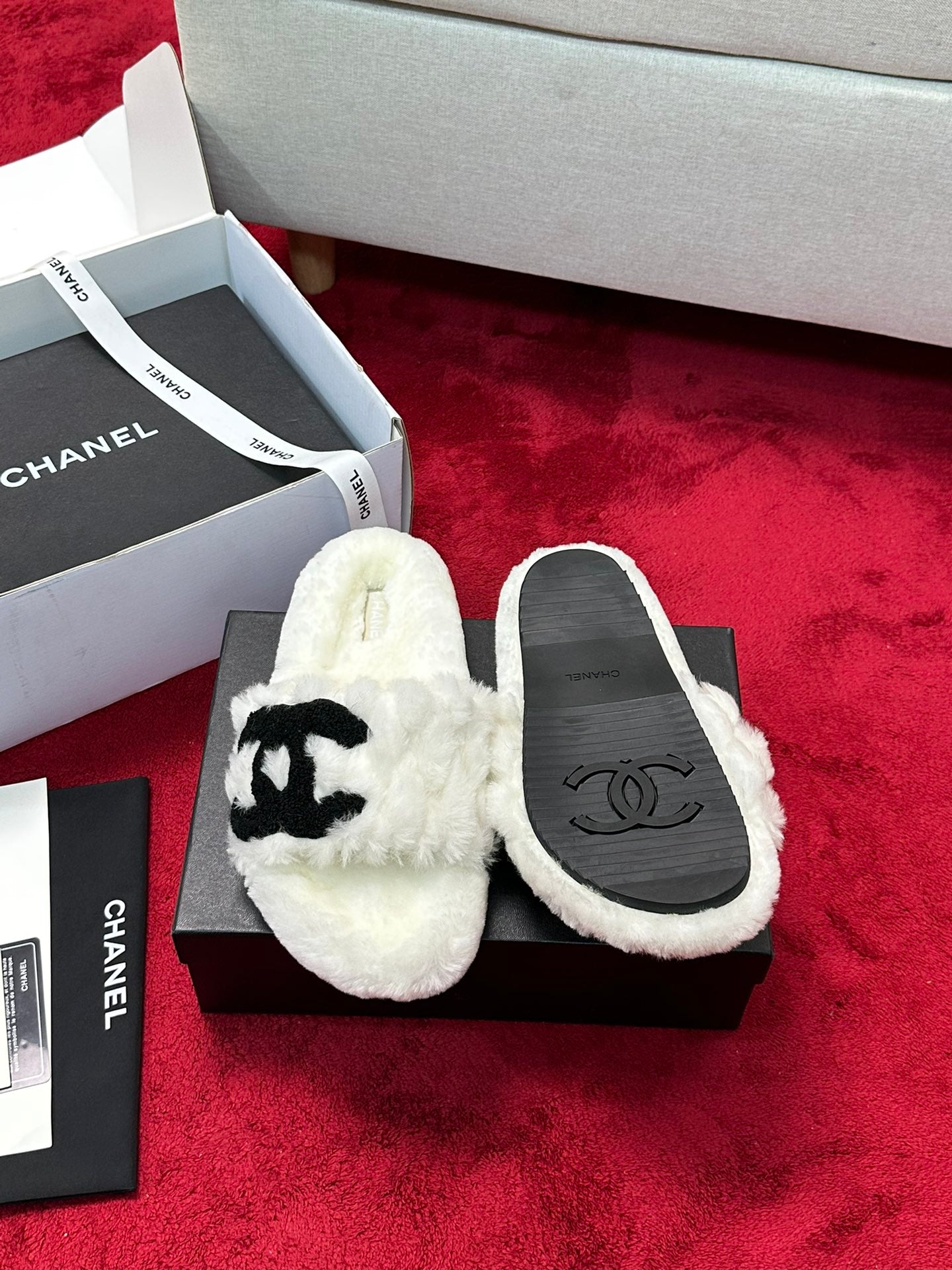 C 25 Classic diamond grid logo fur slippers