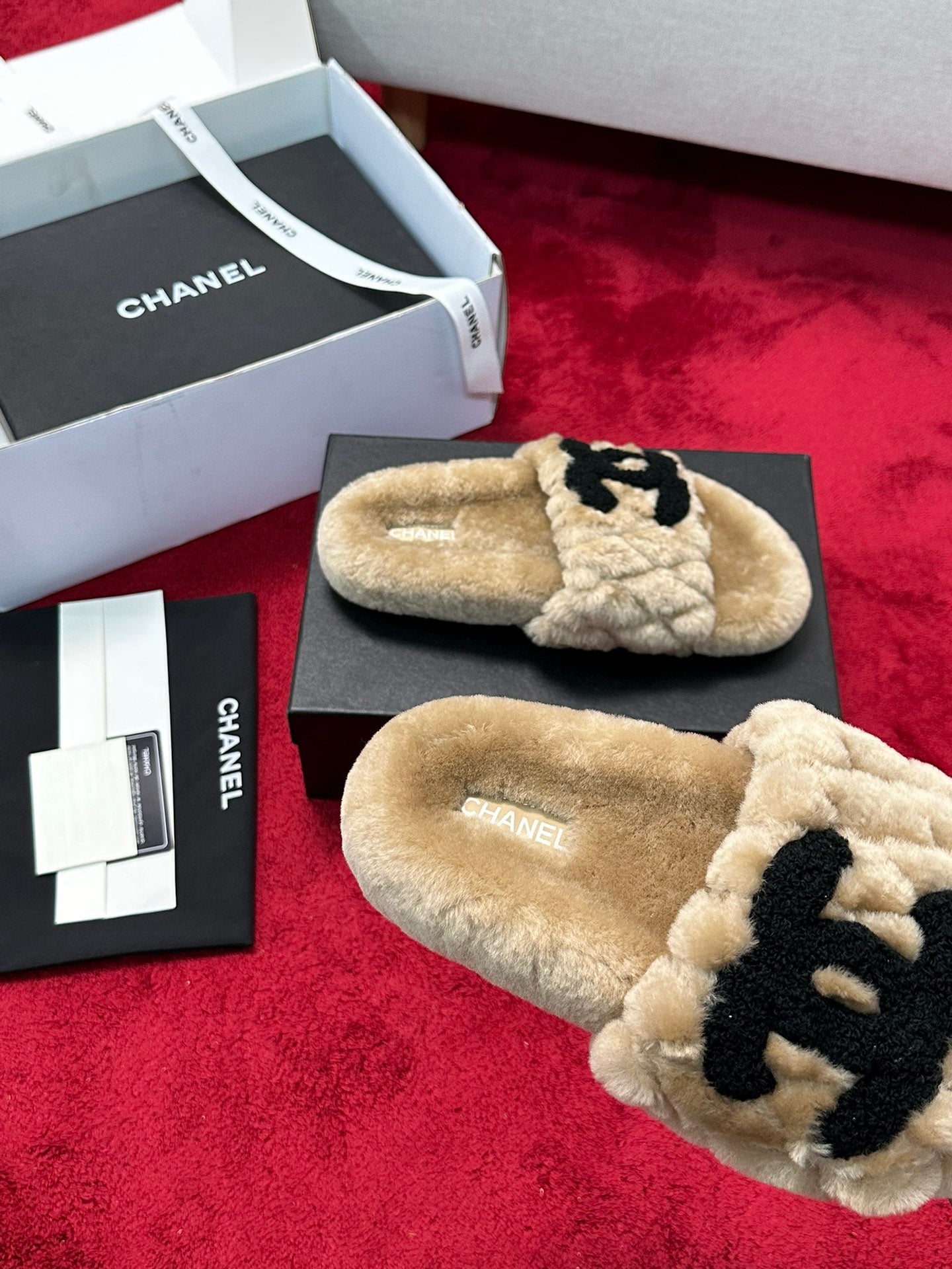 C 25 Classic diamond grid logo fur slippers