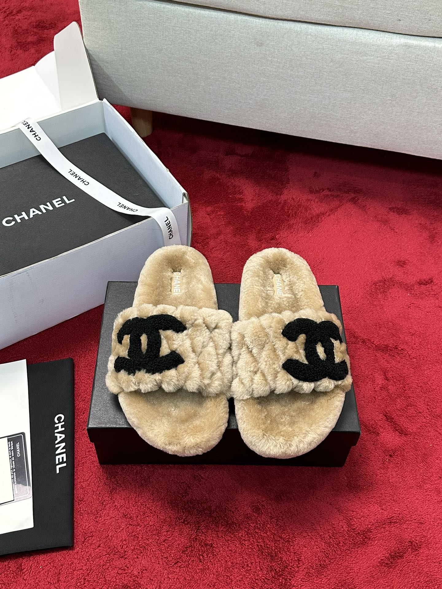 C 25 Classic diamond grid logo fur slippers
