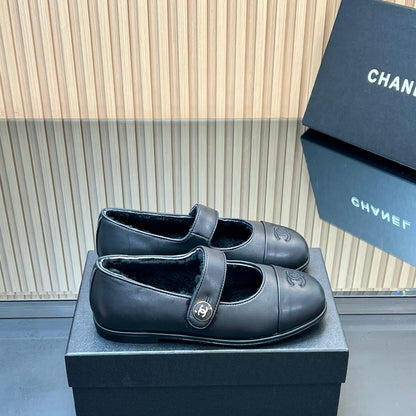 C 25 Mary Jane's lamb wool shoes (black, gray, white)